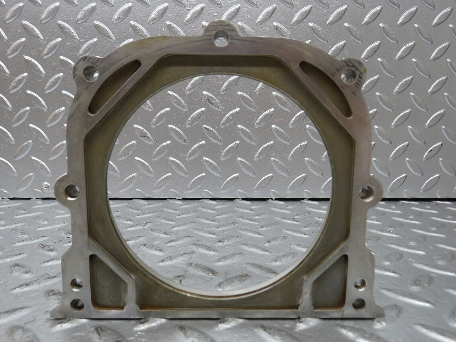 26276 Mercedes-Benz W116 450SE Crankshaft Rear Sealing Cover 1020110108