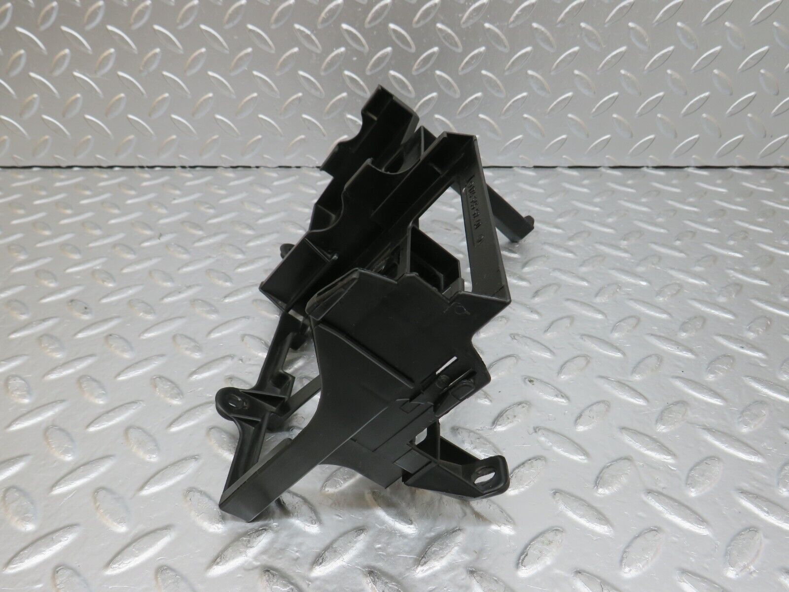 29272 Mercedes-Benz W124 230E Ecu And Relay Bracket 1245455240