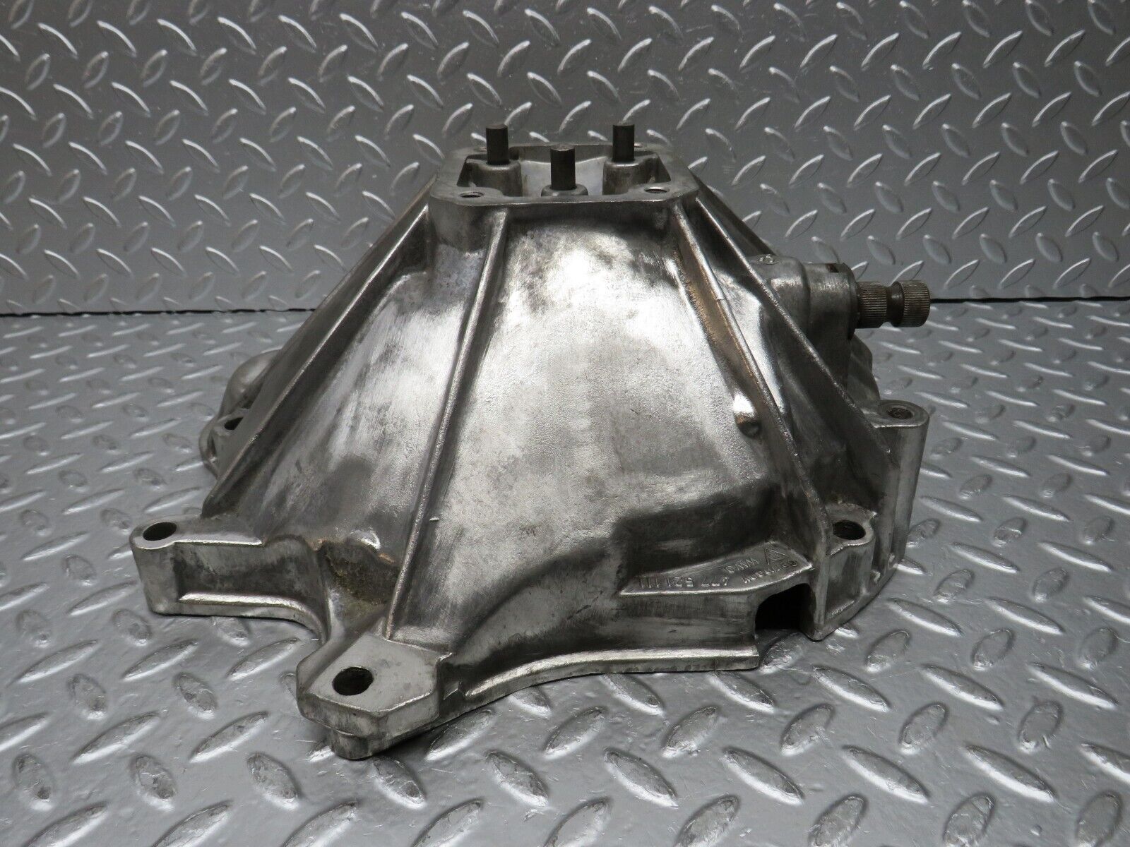 30101 Porsche 924 Clutch Bell Housing 477521111