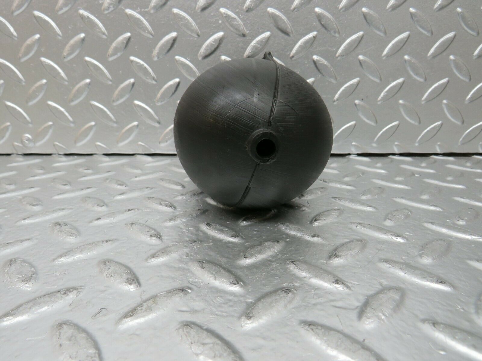 24364 Mercedes-Benz S124 220TE Wagon Vacuum Reservoir