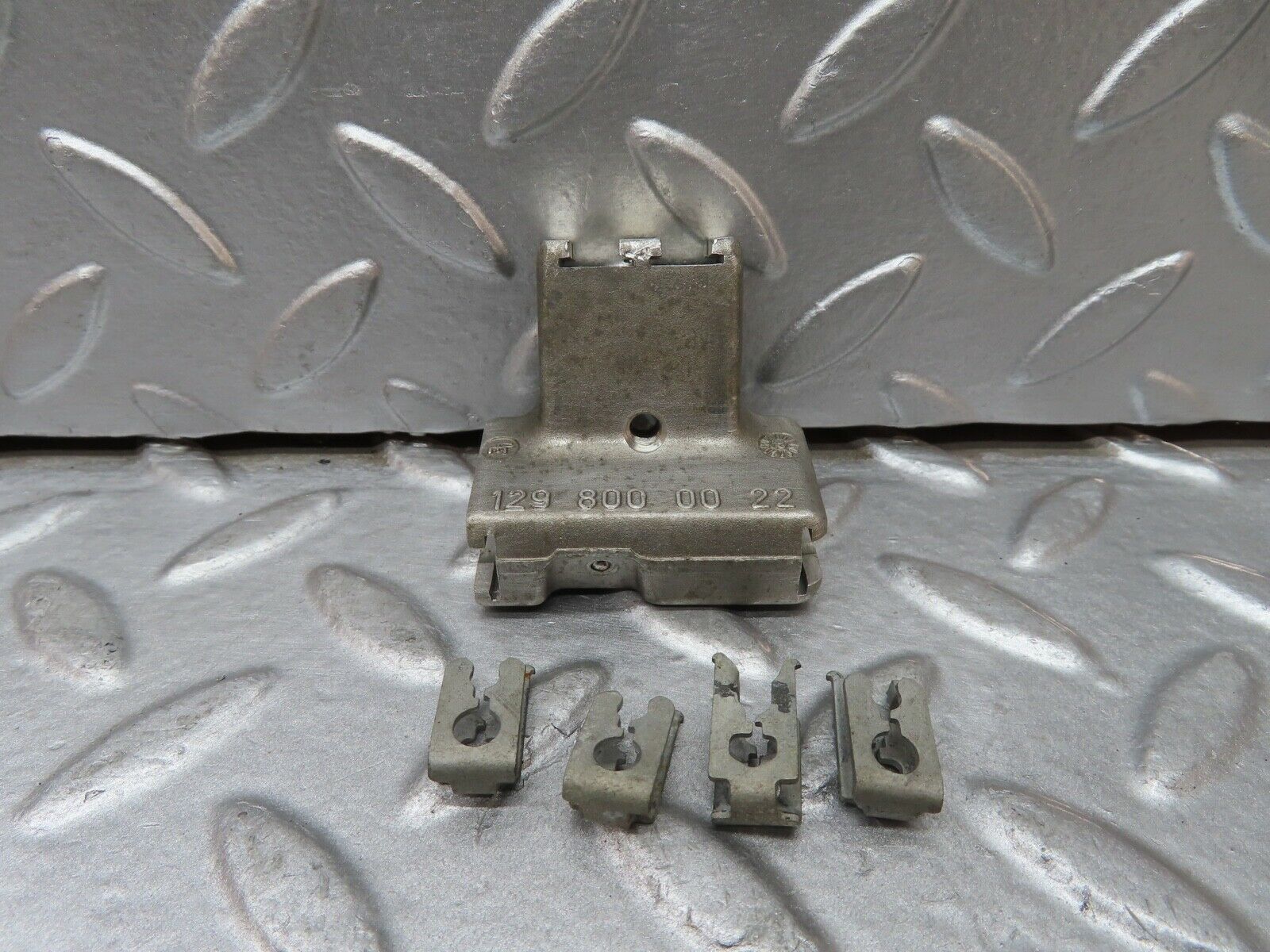 19951 Mercedes-Benz R129 300SL Coupe Soft Top Hydraulic Distributor 1298000022