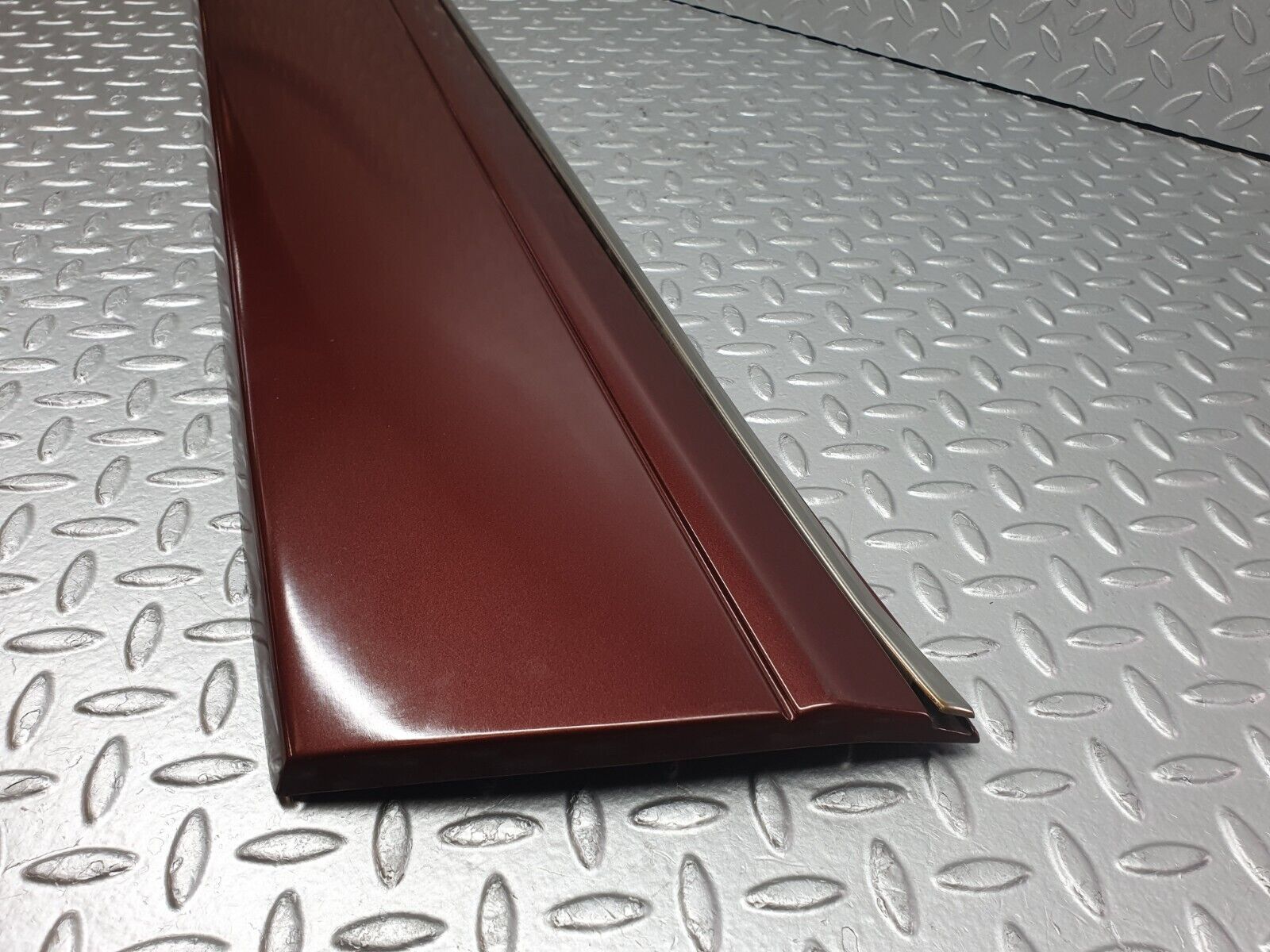 40910 Mercedes-Benz W126 300SE Front Right Door Moulding Trim 1266903840