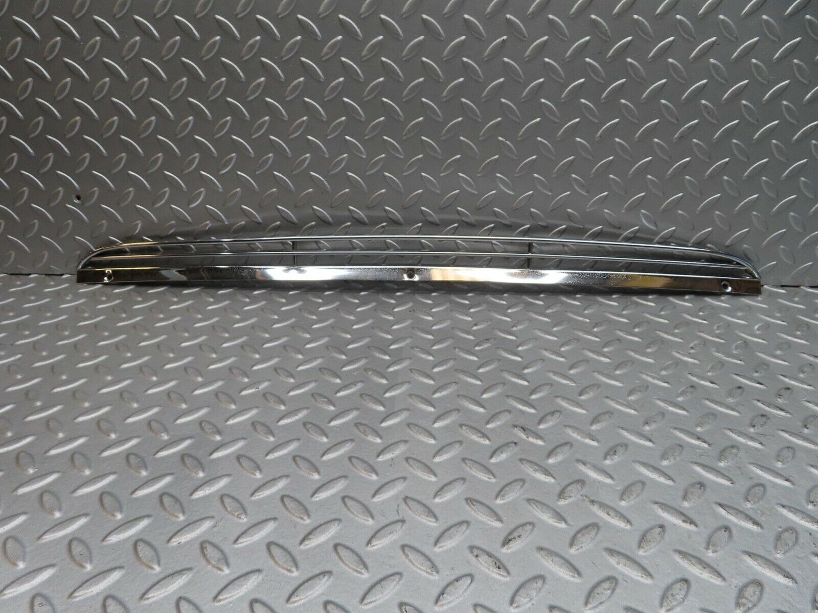 12654 Mercedes-Benz W111 220SE Air Intake Chrome Grill