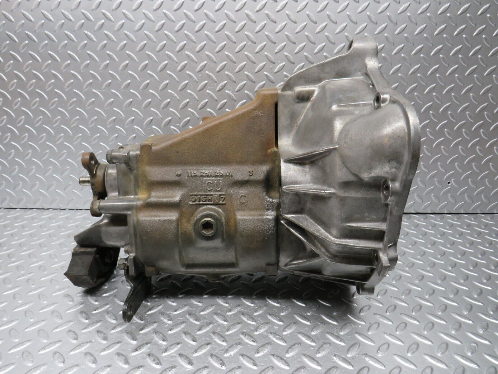 31168 Mercedes-Benz W123 200 Manual Gearbox 4 Speed 270.504 1152612501