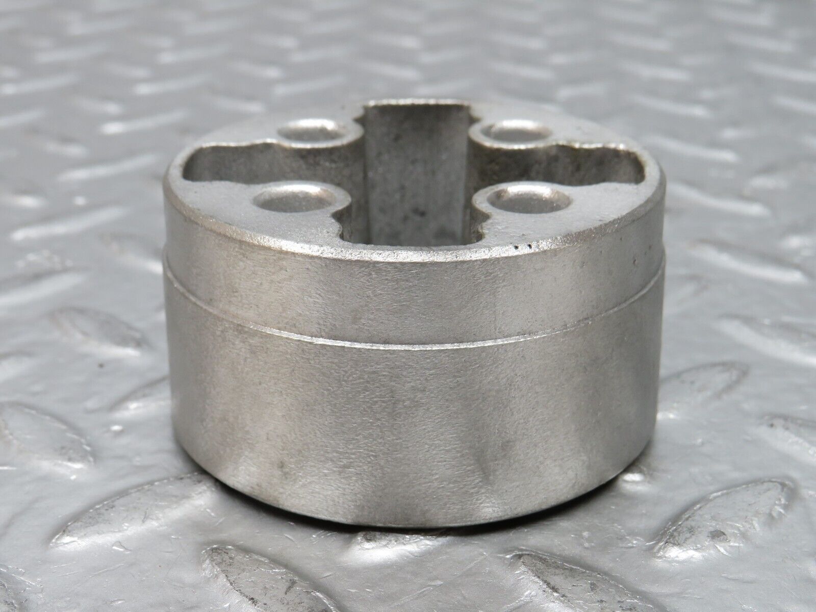 32252 Mercedes-Benz W123 220D Water Pump Spacer 1152050126