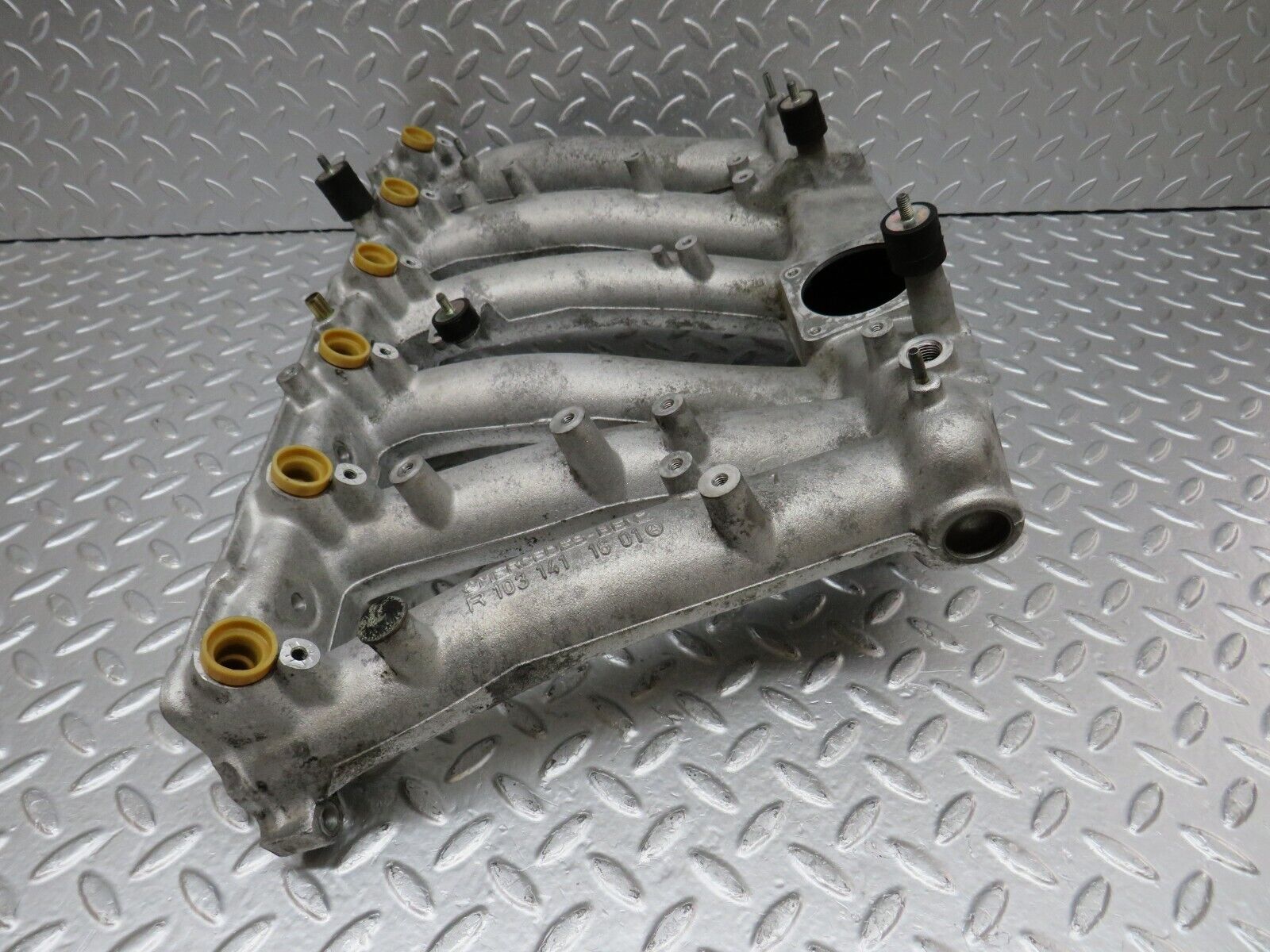 34207 Mercedes-Benz W124 260E Intake Manifold 1031411601