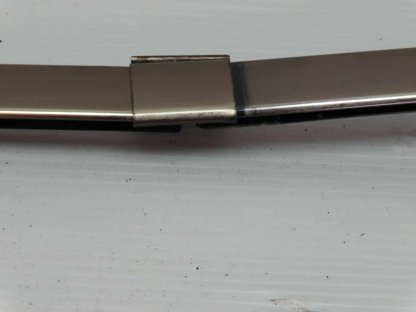 5537 Mercedes-Benz W124 230E Rear Windscreen Chrome Frame