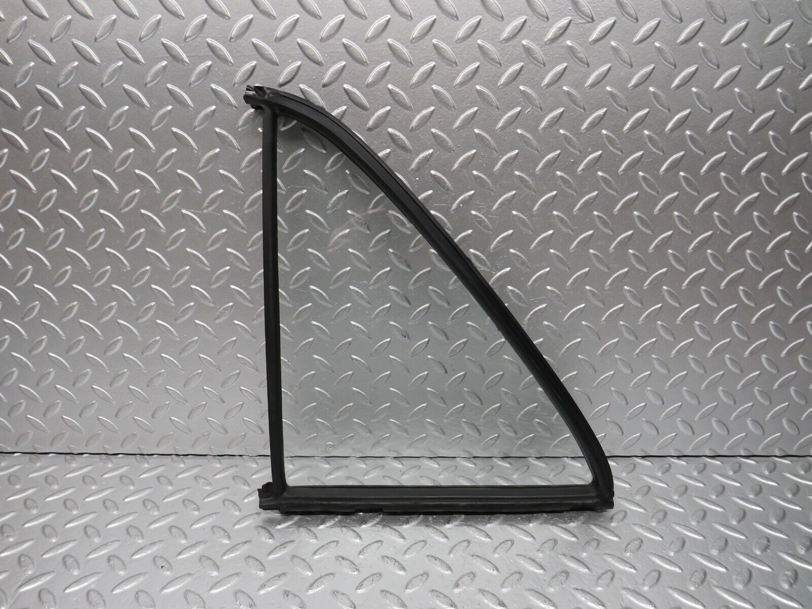 31095 Mercedes-Benz W123 200D Rear Left Quarter Window 1237350124