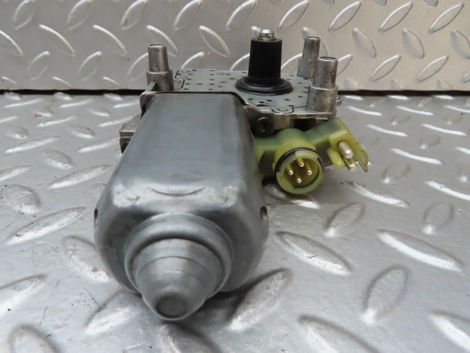 19519 Mercedes-Benz C140 CL420 Coupe Rear R Window Regulator Motor 0130821514