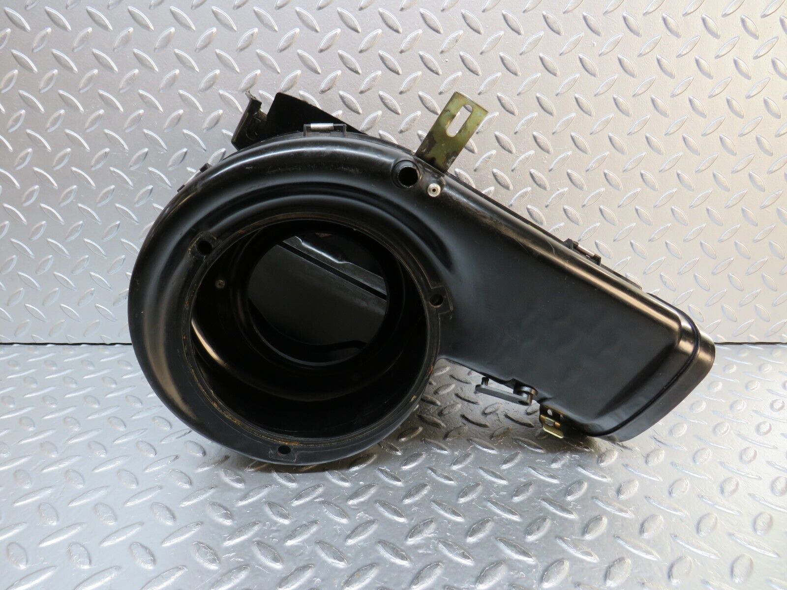 32246 Mercedes-Benz W116 350SE Heater Blower Motor Housing