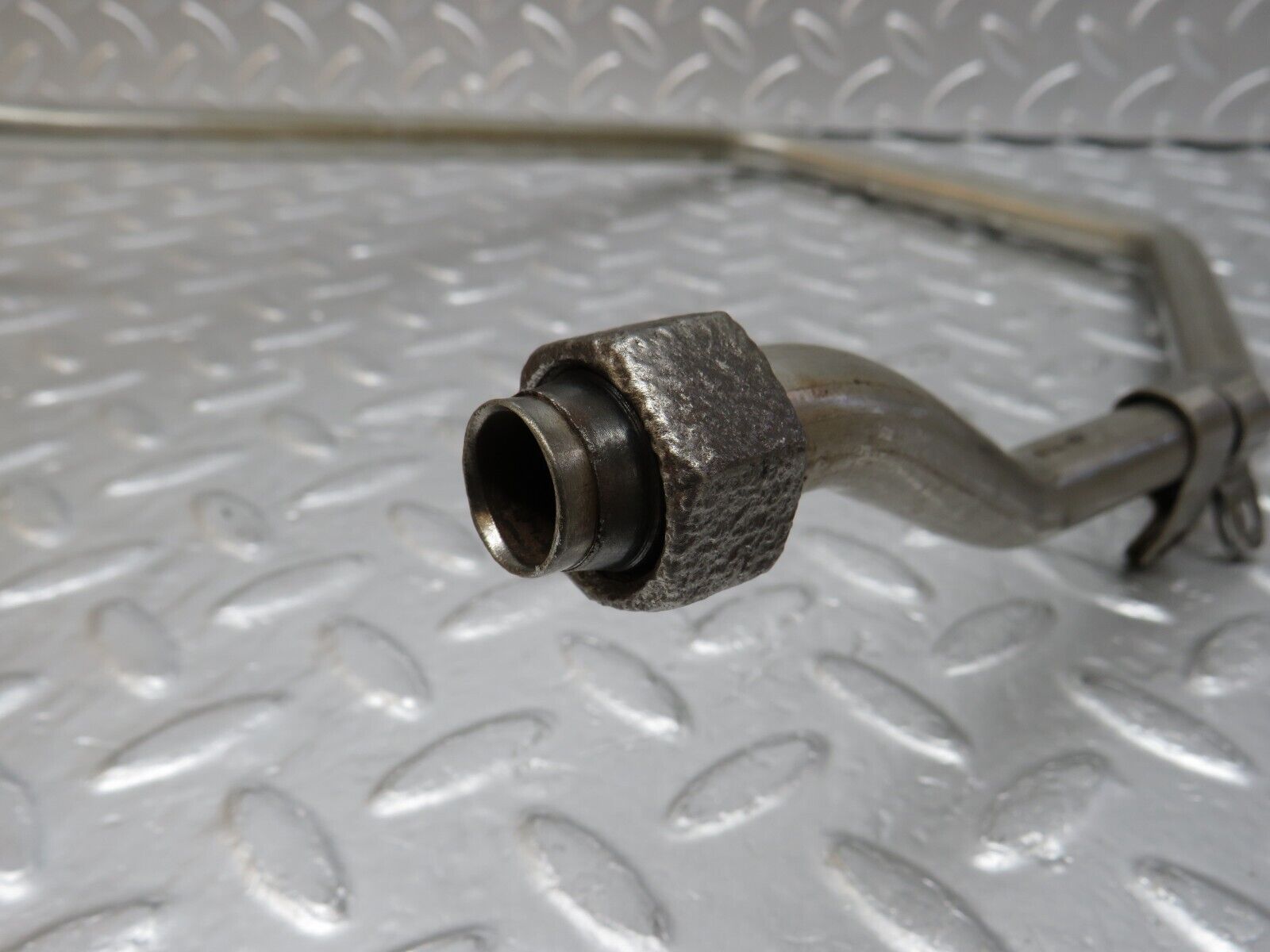 34652 Mercedes-Benz C126 380SEC Coupe EGR Valve Hose Pipe