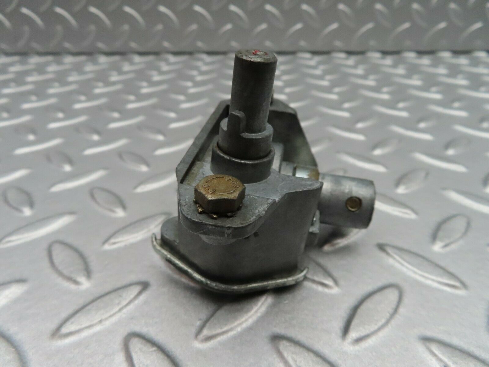 5075 Mercedes-Benz W114 280CE Coupe Vent Window Regulator Left