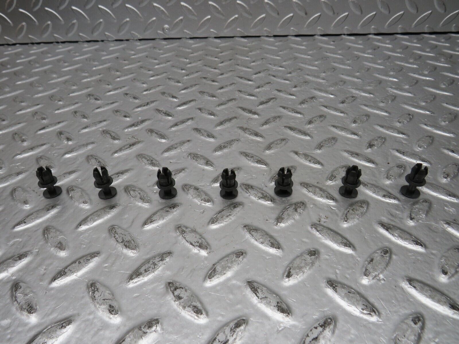 31953 Mercedes-Benz W123 230E Glove Box 1236890491