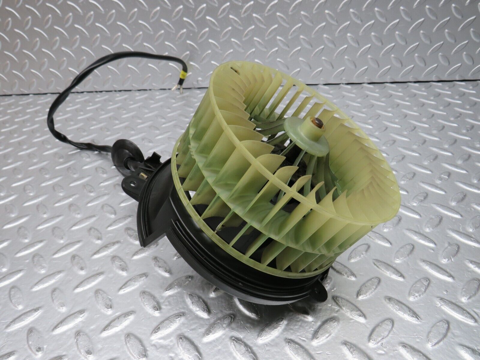 30423 Mercedes-Benz W124 230E Heater Blower Motor