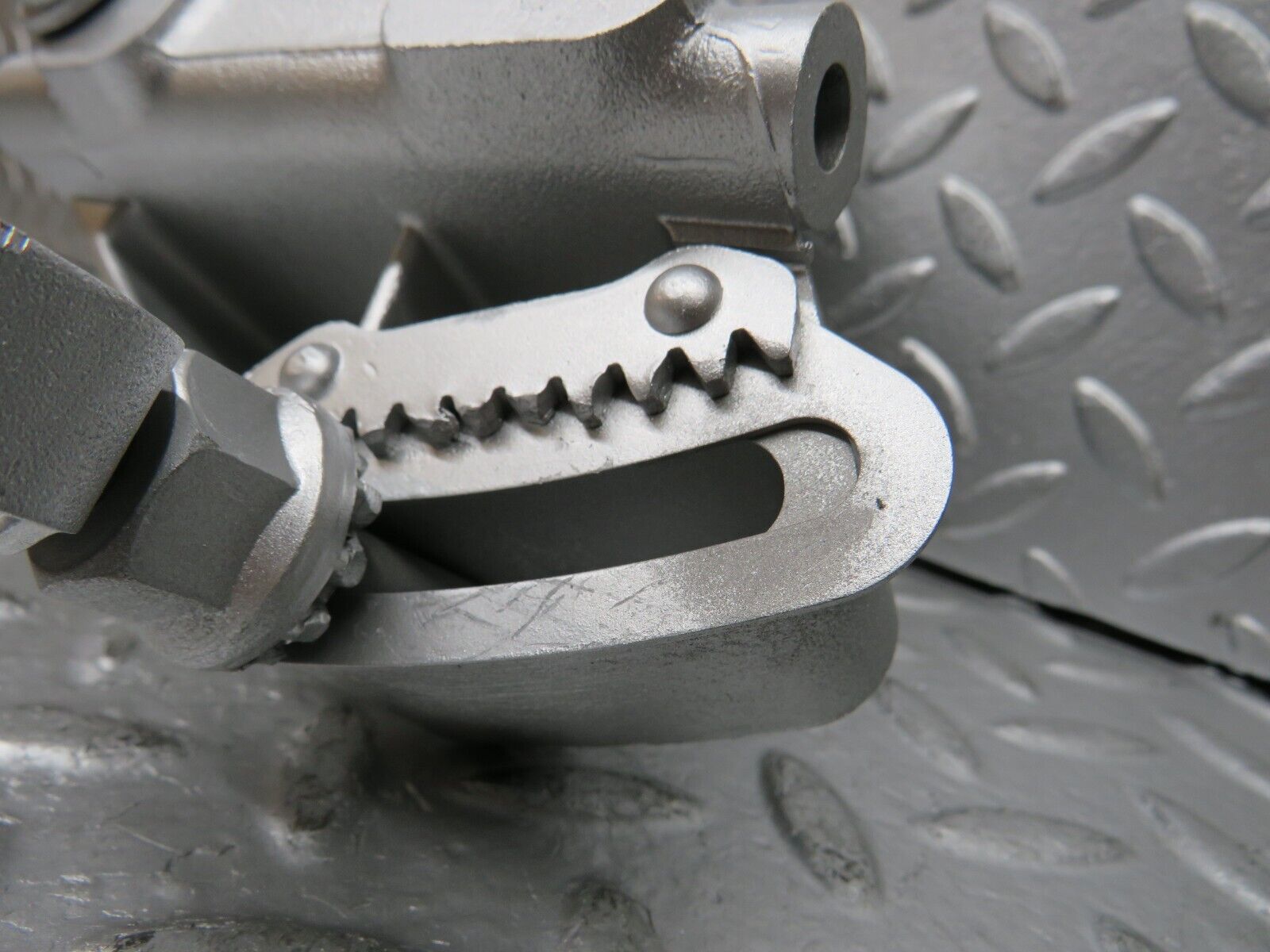 29891 Mercedes-Benz W123 230E Power Steering Pump Bracket 1234660041