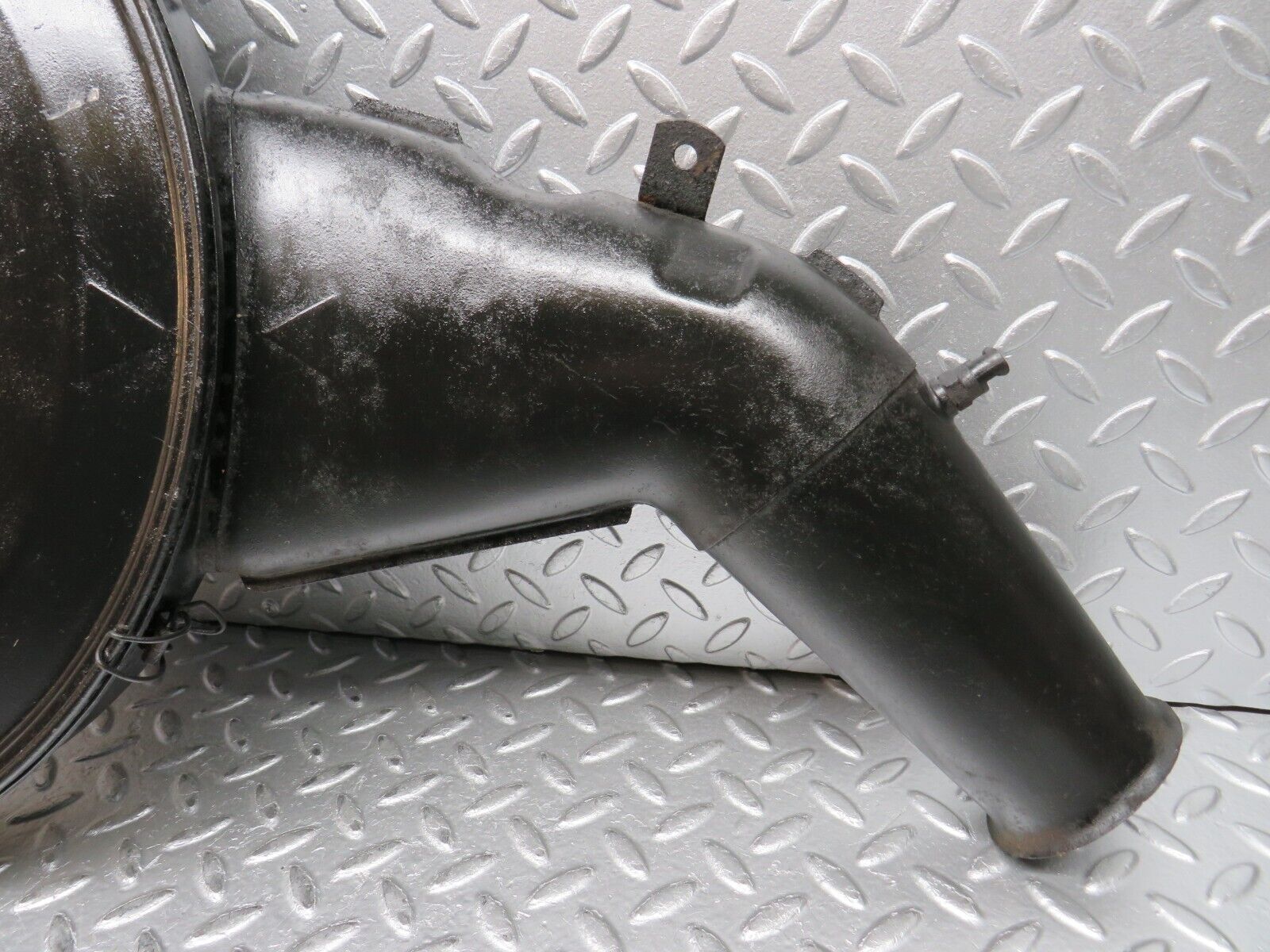 0850 Mercedes-Benz C107 350SLC Coupe Air Filter Housing 4515785126