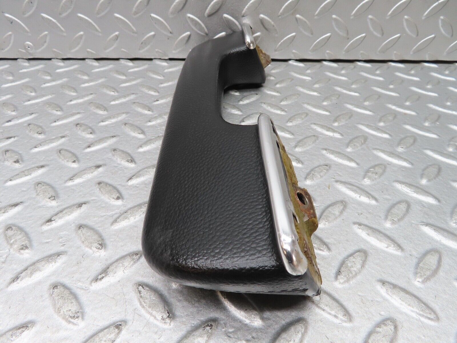 30991 Mercedes-Benz W123 200D Interior Door Handle Right 1239701201