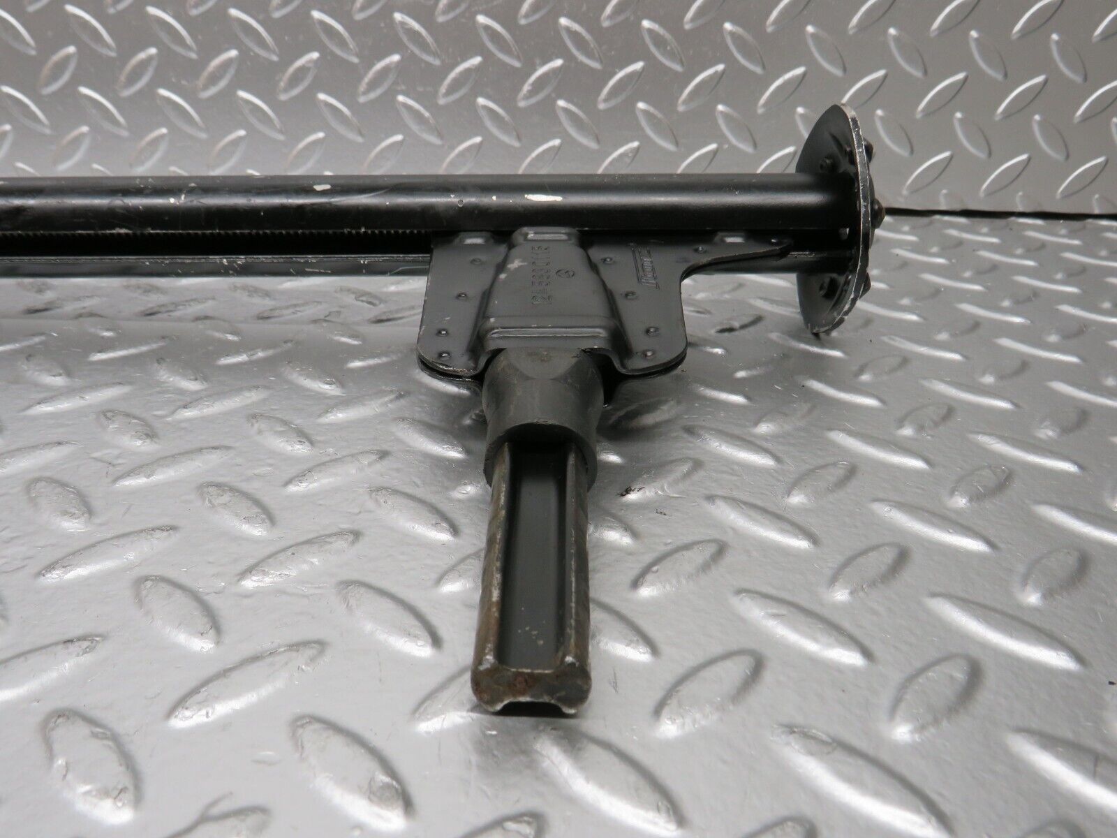 25134 Mercedes-Benz W201 190D Car Jack 1245830115