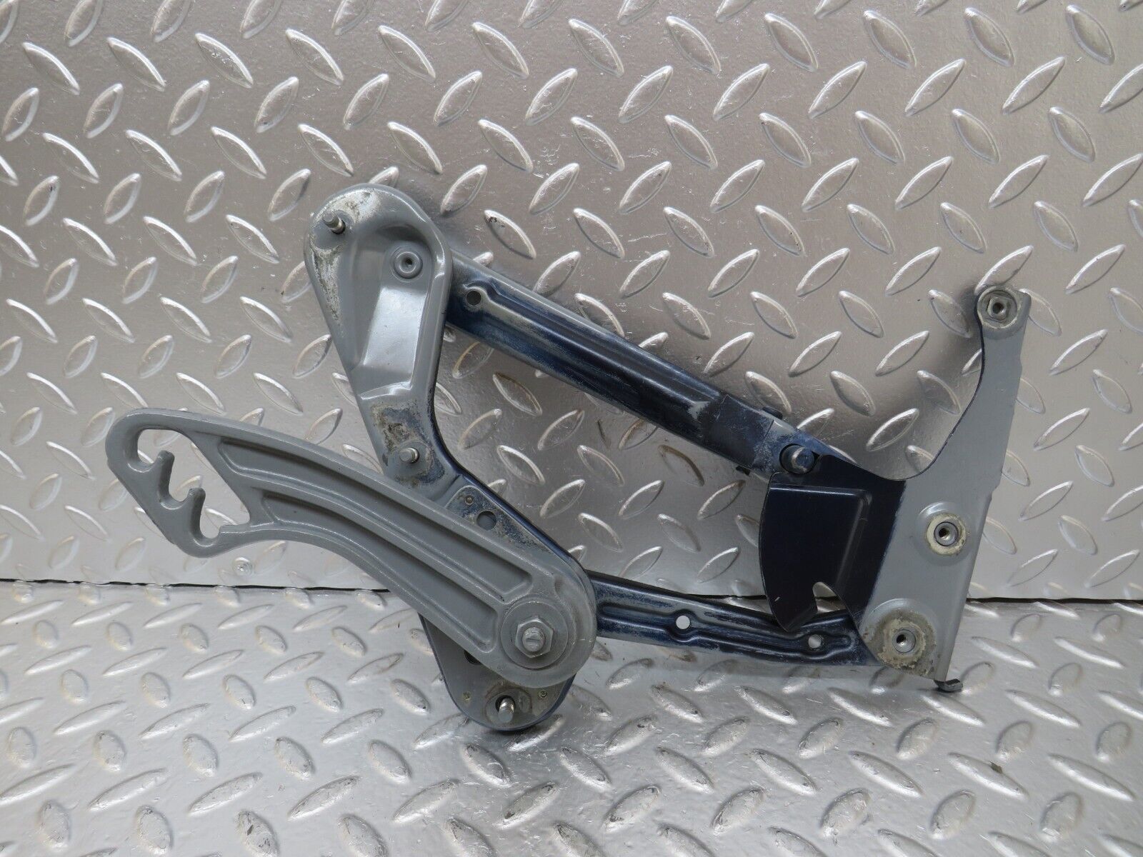 25667 Mercedes-Benz W124 280E Bonnet Hinge Left 1298870174