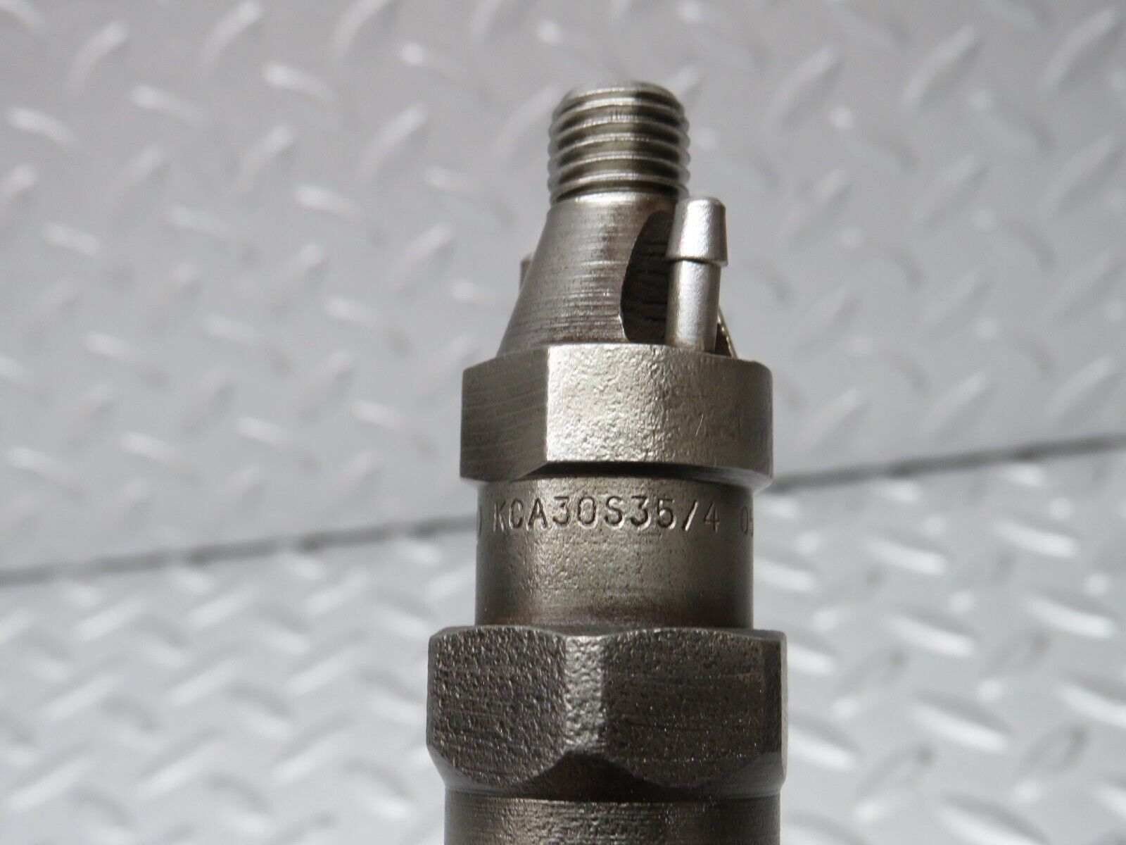 35890 Mercedes-Benz 240D OM616.912 Diesel Fuel Injector Bosch KCA30S35/4