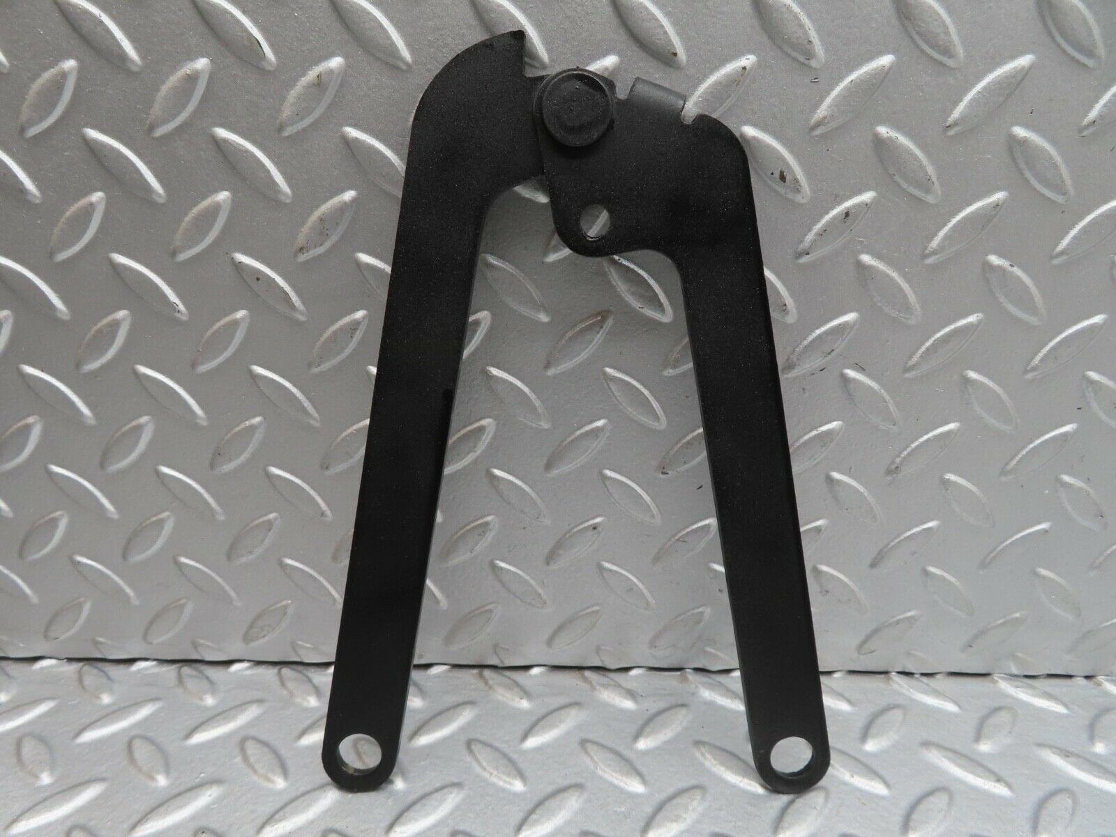 13886 Mercedes-Benz C107 280SLC Bonnet Hinge Right Side