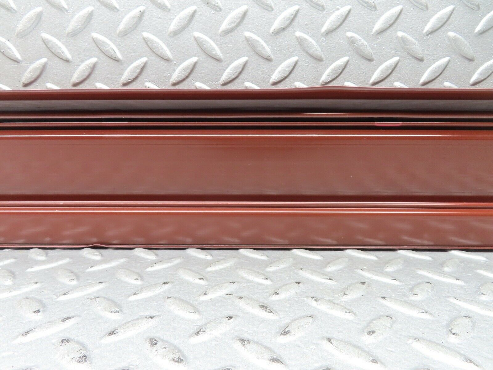 21485 Mercedes-Benz W126 300SE Front Left Door Sill Cover Burgundy Red