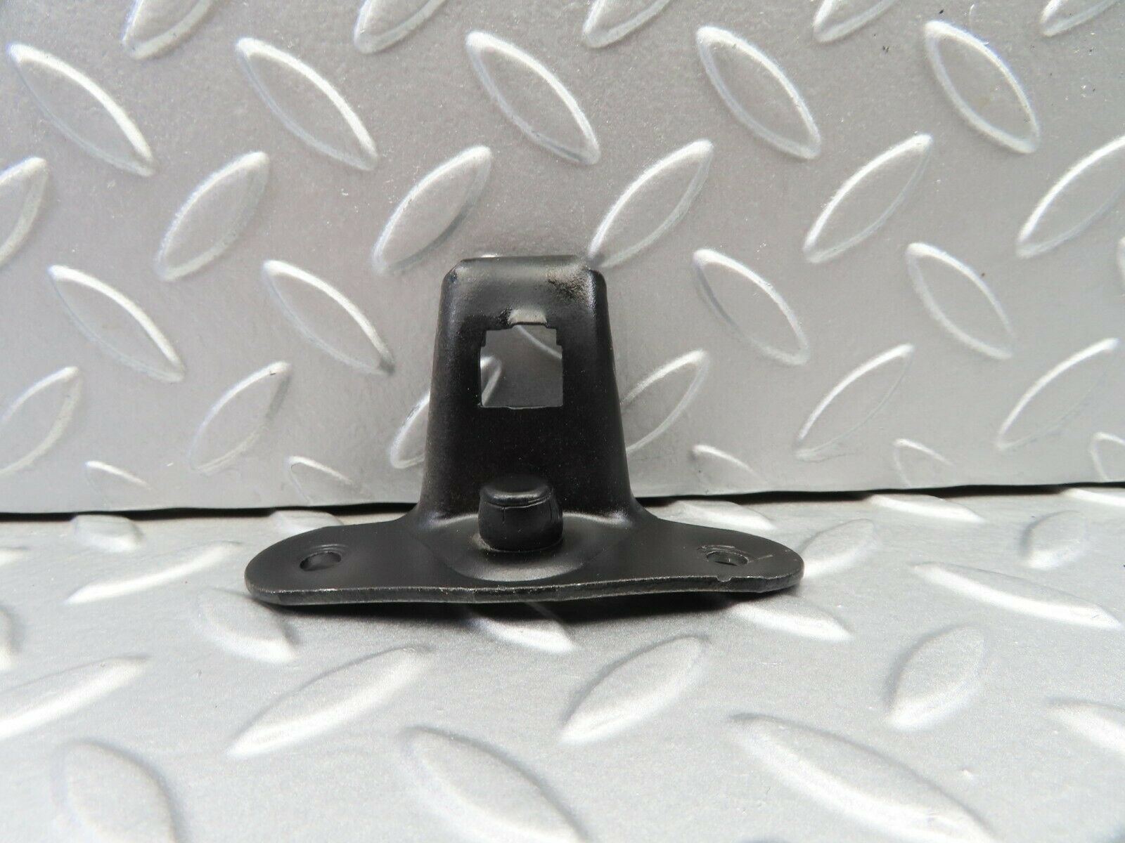 6396 Mercedes-Benz W126 380SE Trunk Lock Latch 1267580050