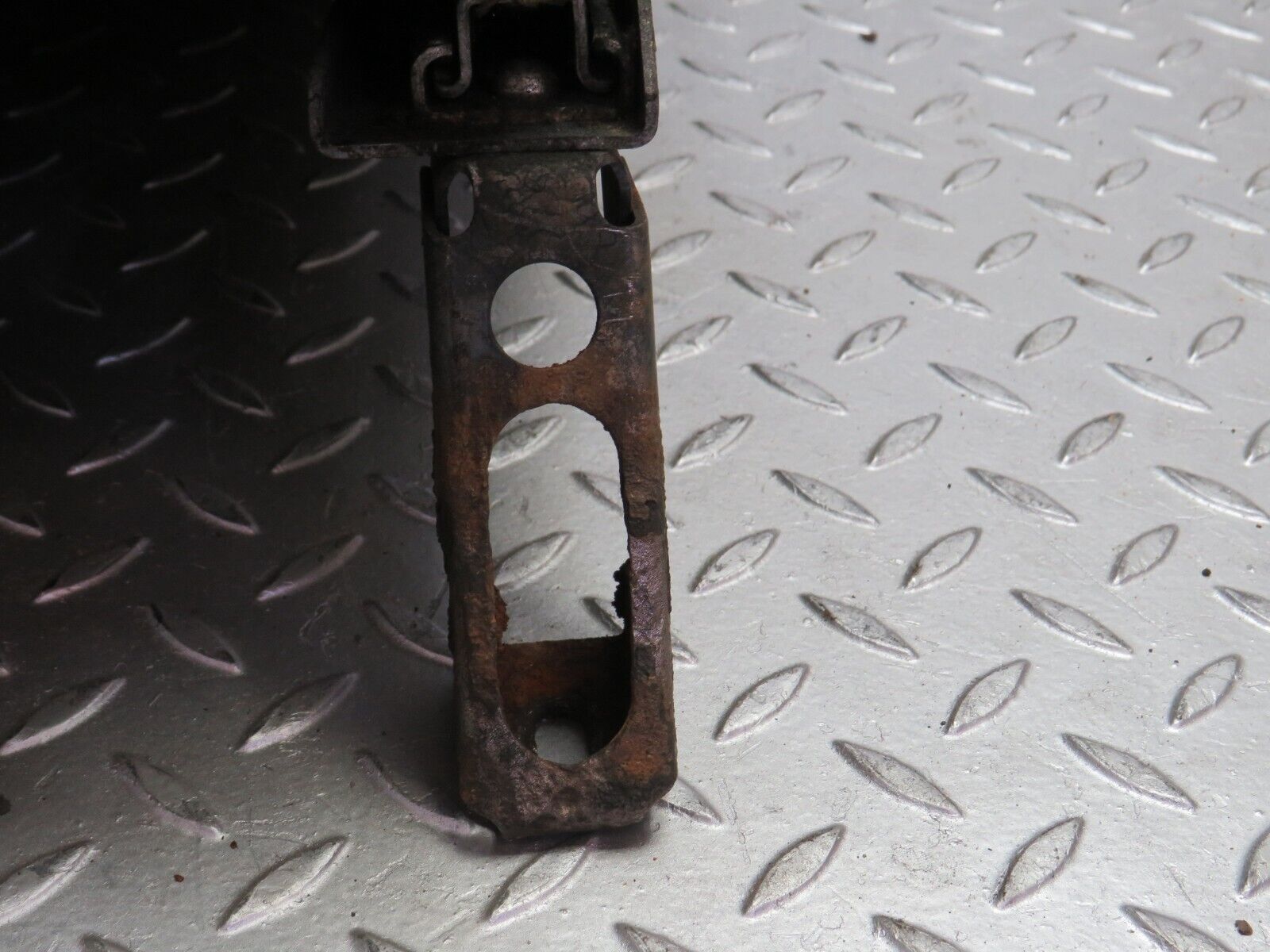 31147 Mercedes-Benz W123 200D Front Left Passenger Seat Blue