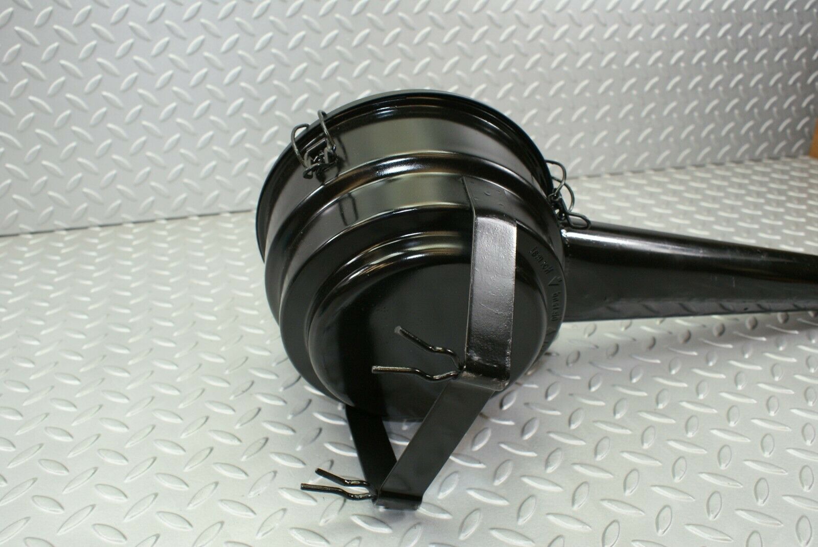 3081 Mercedes-Benz W115 220D Air Filter Box 3705585333