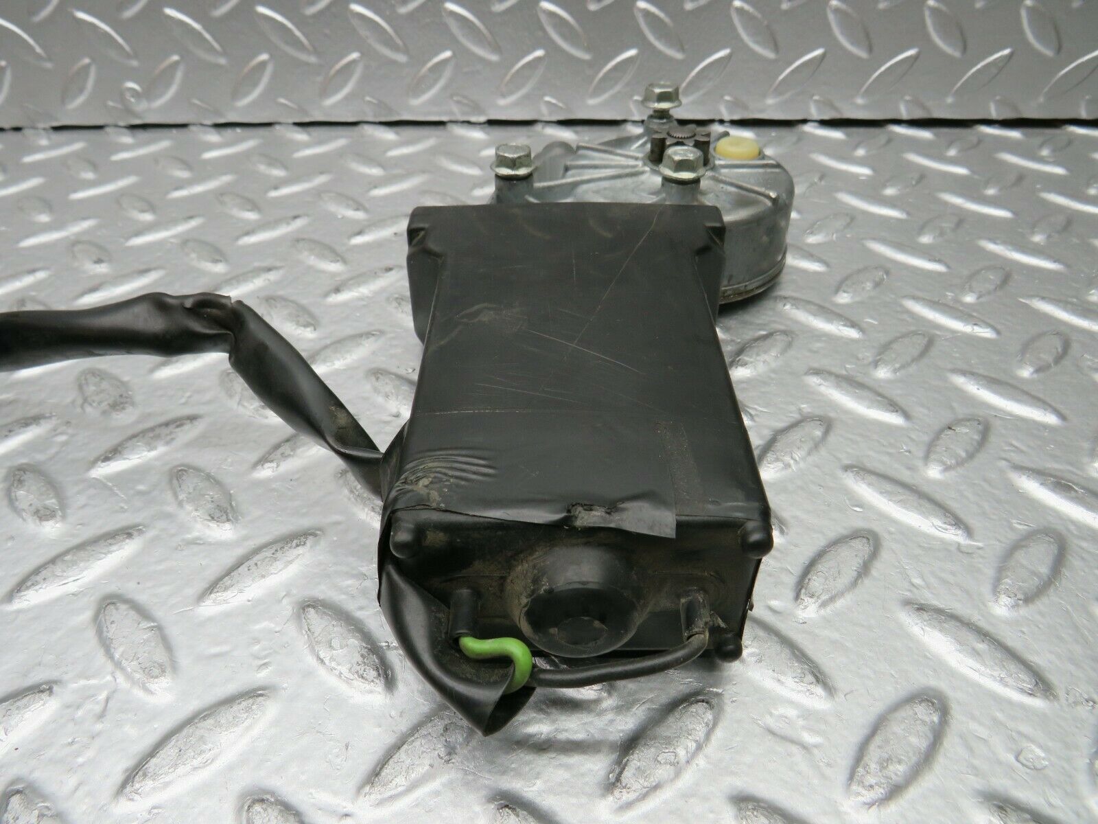 22809 Mercedes-Benz W116 350SE Rear Right Window Regulator Motor 0130820062