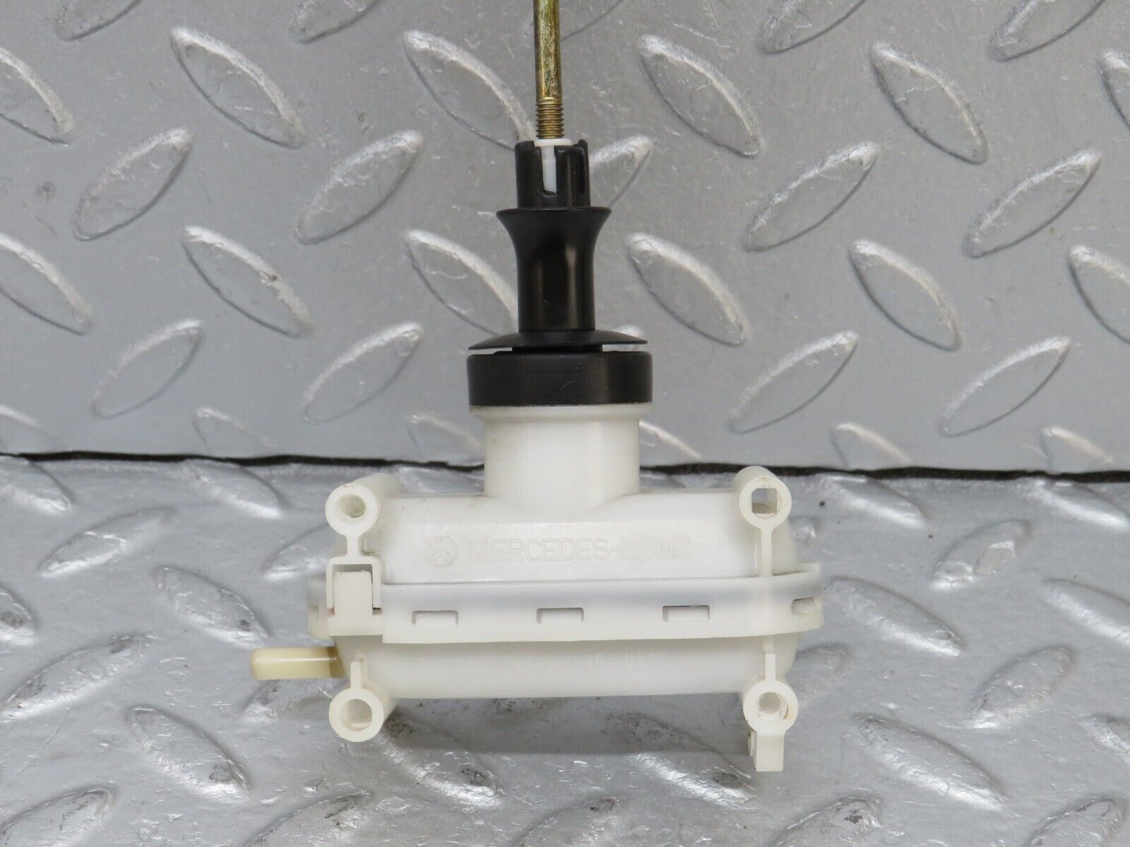 36633 Mercedes-Benz W201 190E 2.0L Rear Left Door Lock Vacuum Actuator