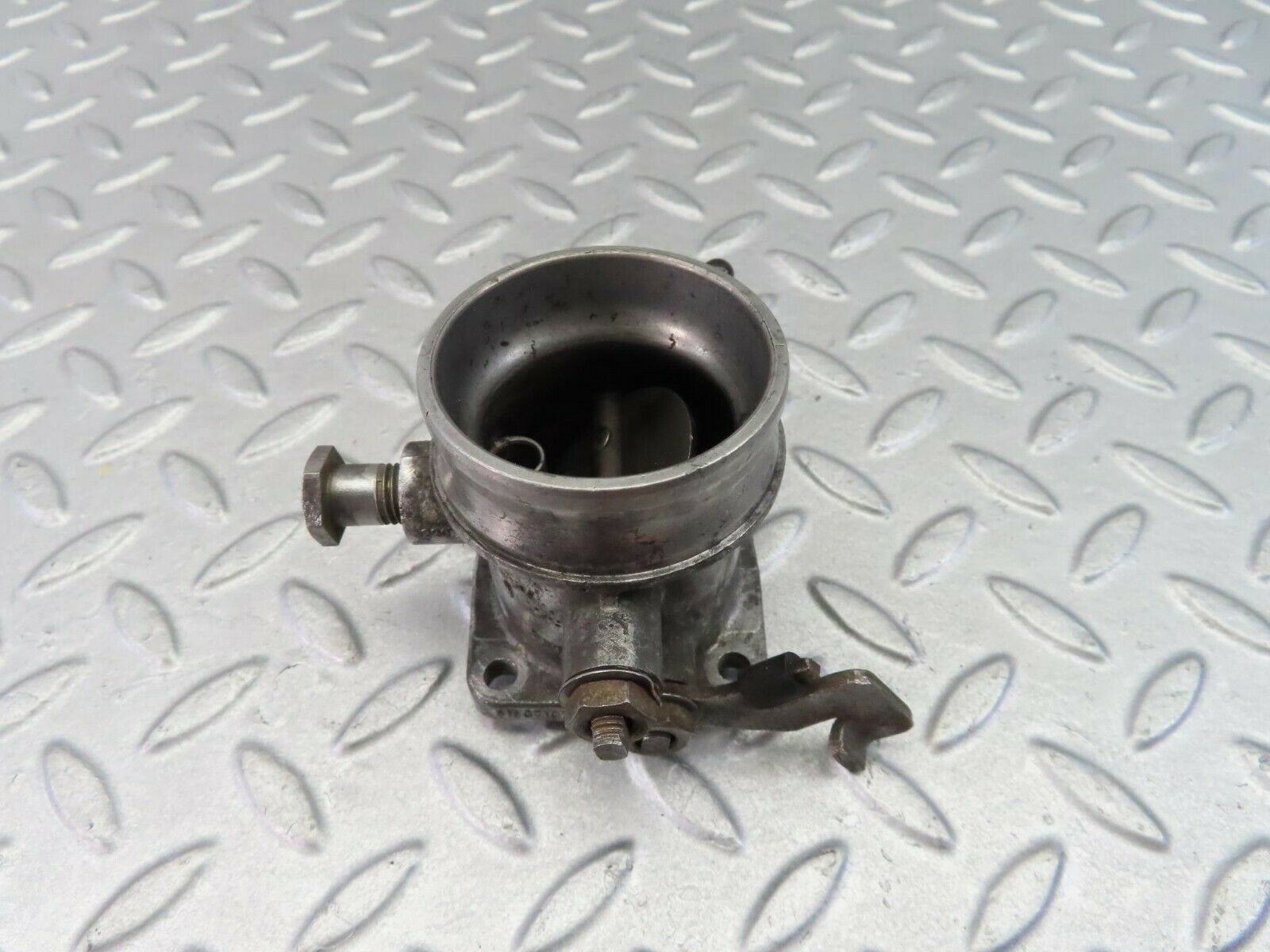 7970 Mercedes-Benz W115 220D Throttle Body 6150710206