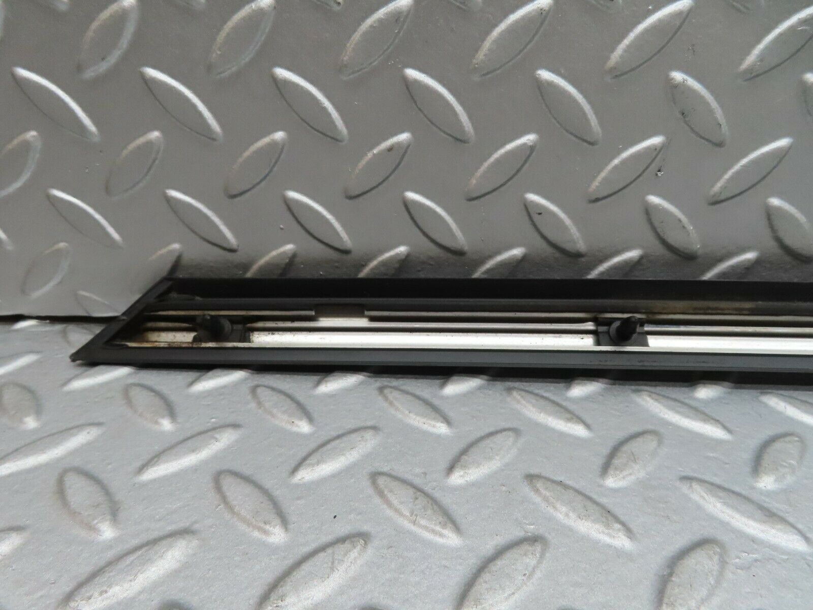 17893 Mercedes-Benz W116 450SEL Rear Right Door Centre Chrome Trim