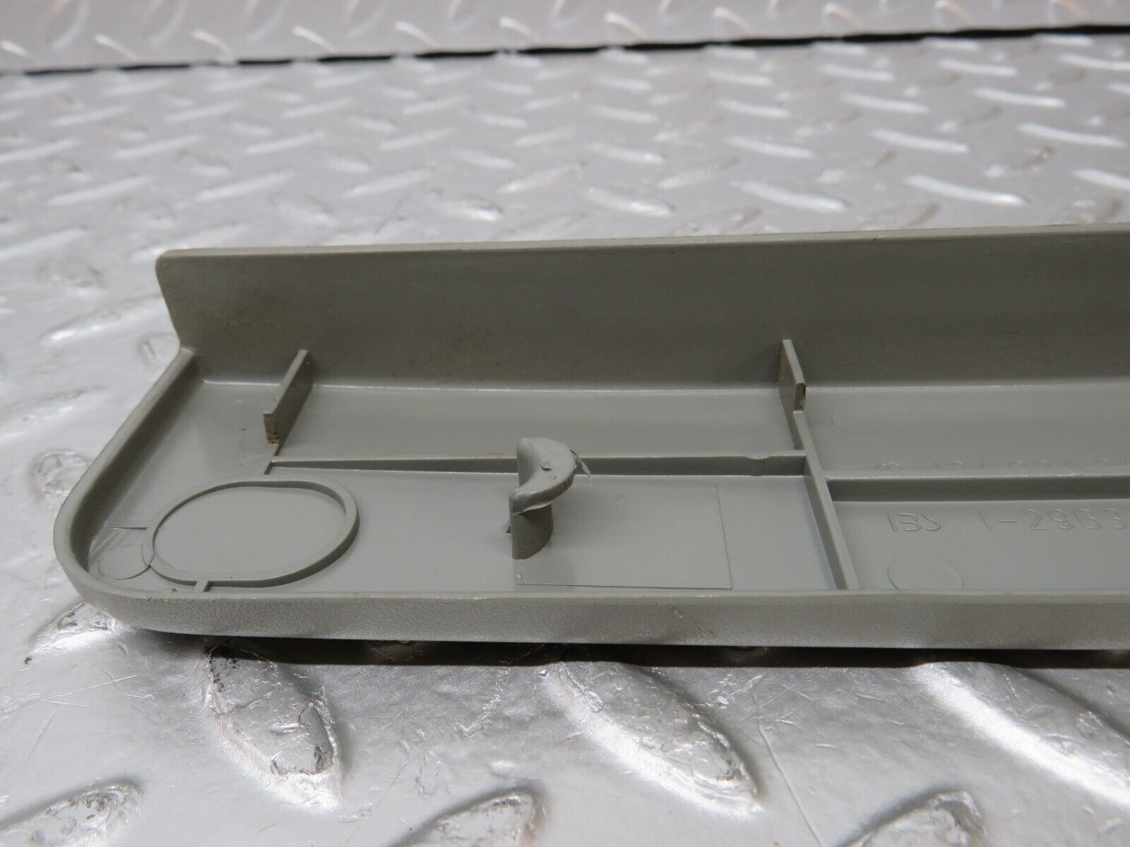 31265 Mercedes-Benz S124 220TE Rear Left Backrest Lever Cover 1249240337