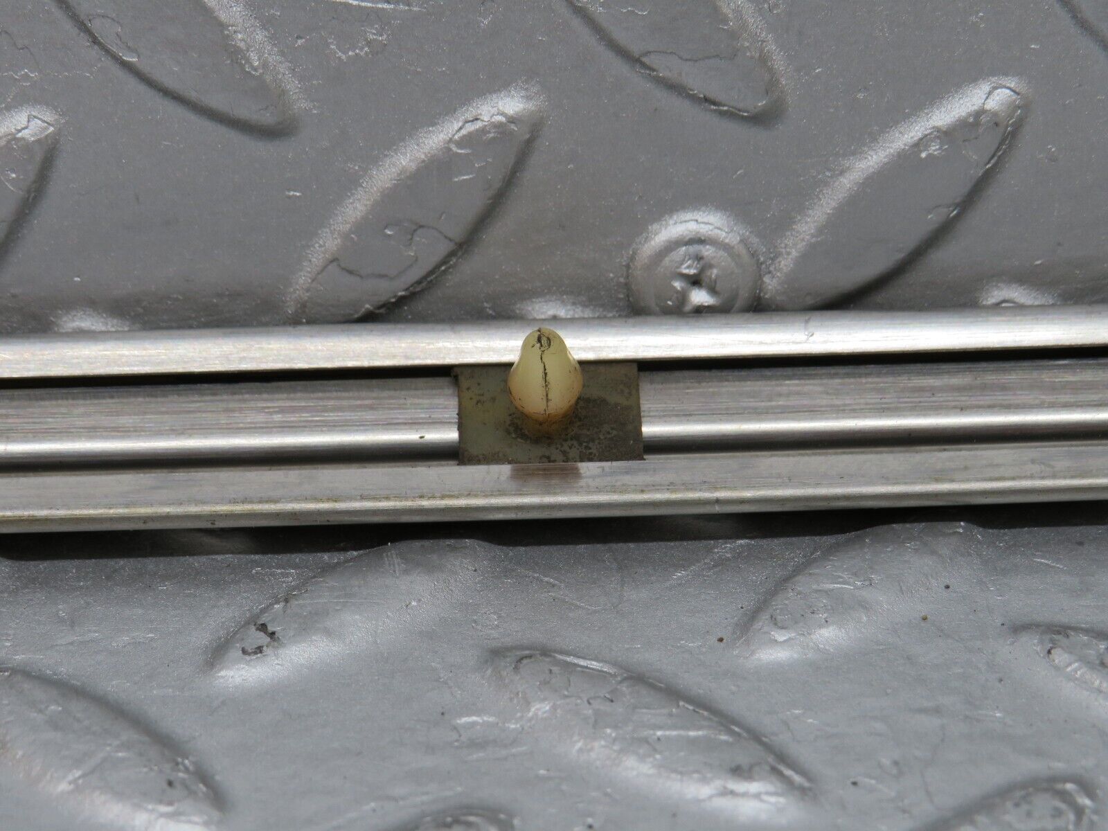 35774 Mercedes-Benz W108 Front Left Door Centre Moulding Trim