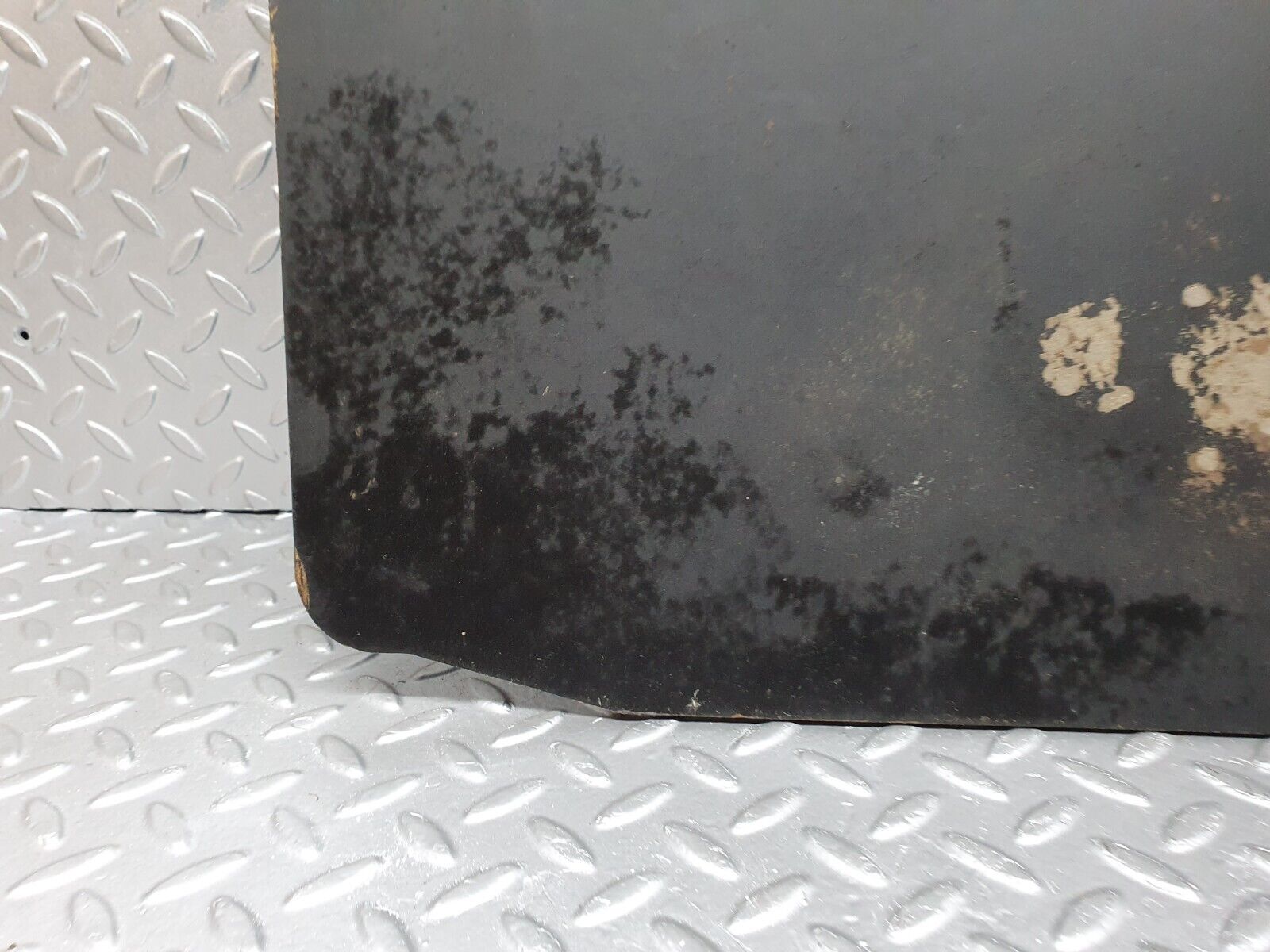 41126 Mercedes-Benz W126 300SE Spare Wheel Cover 1076930114