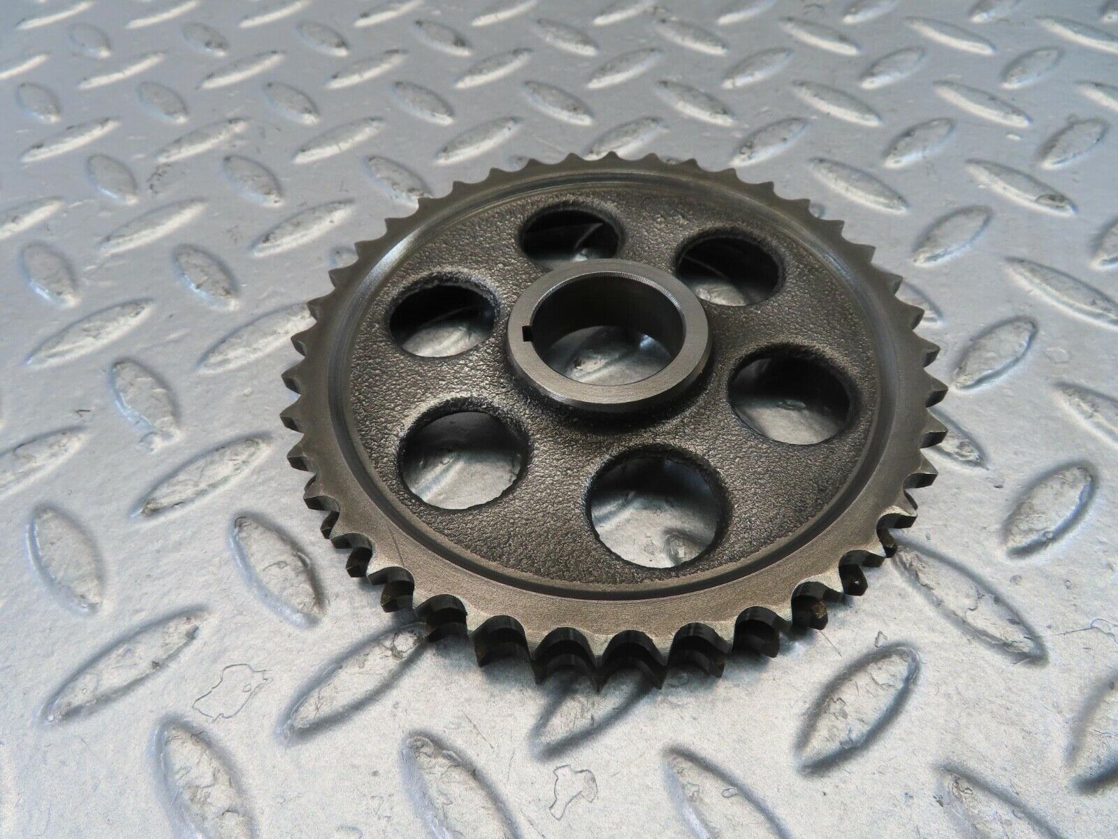 10980 Mercedes-Benz W115 220D Camshaft Timing Gear1210520201