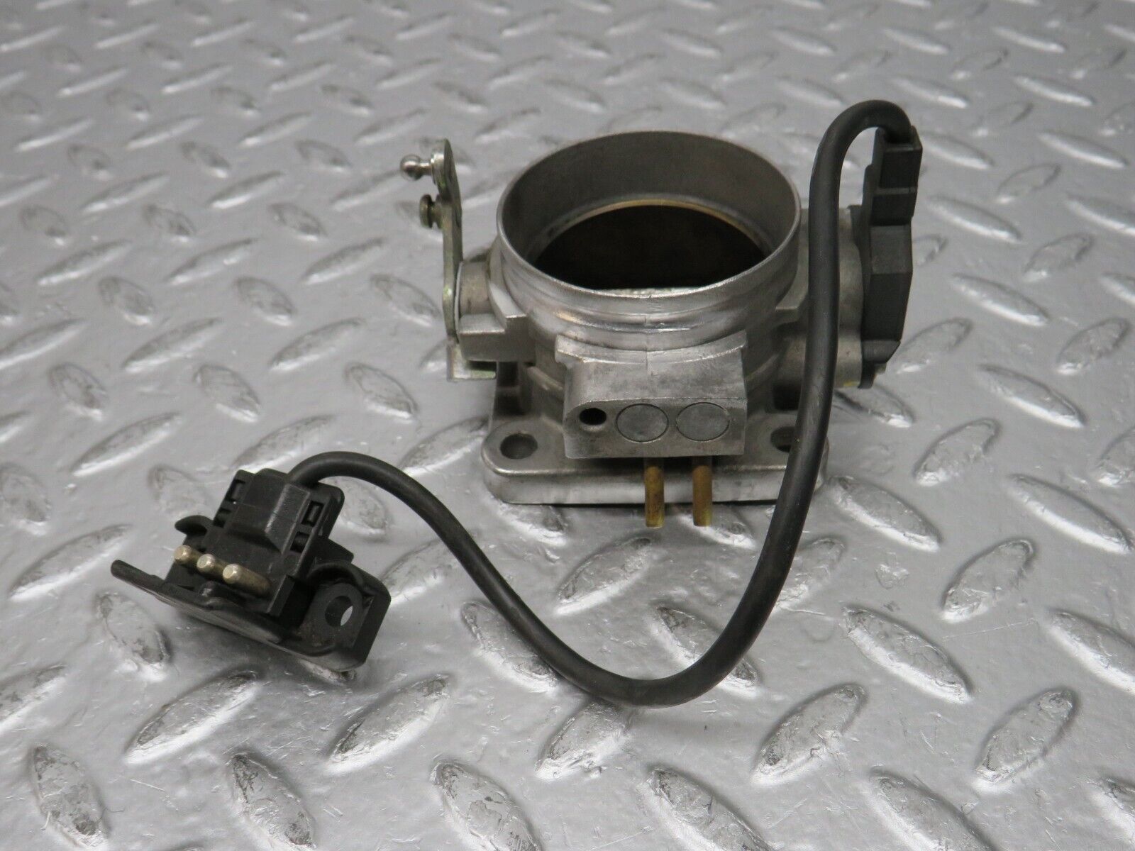 31742 Mercedes-Benz W201 190LE 1.8L Throttle Body Valve & Switch 0011409053