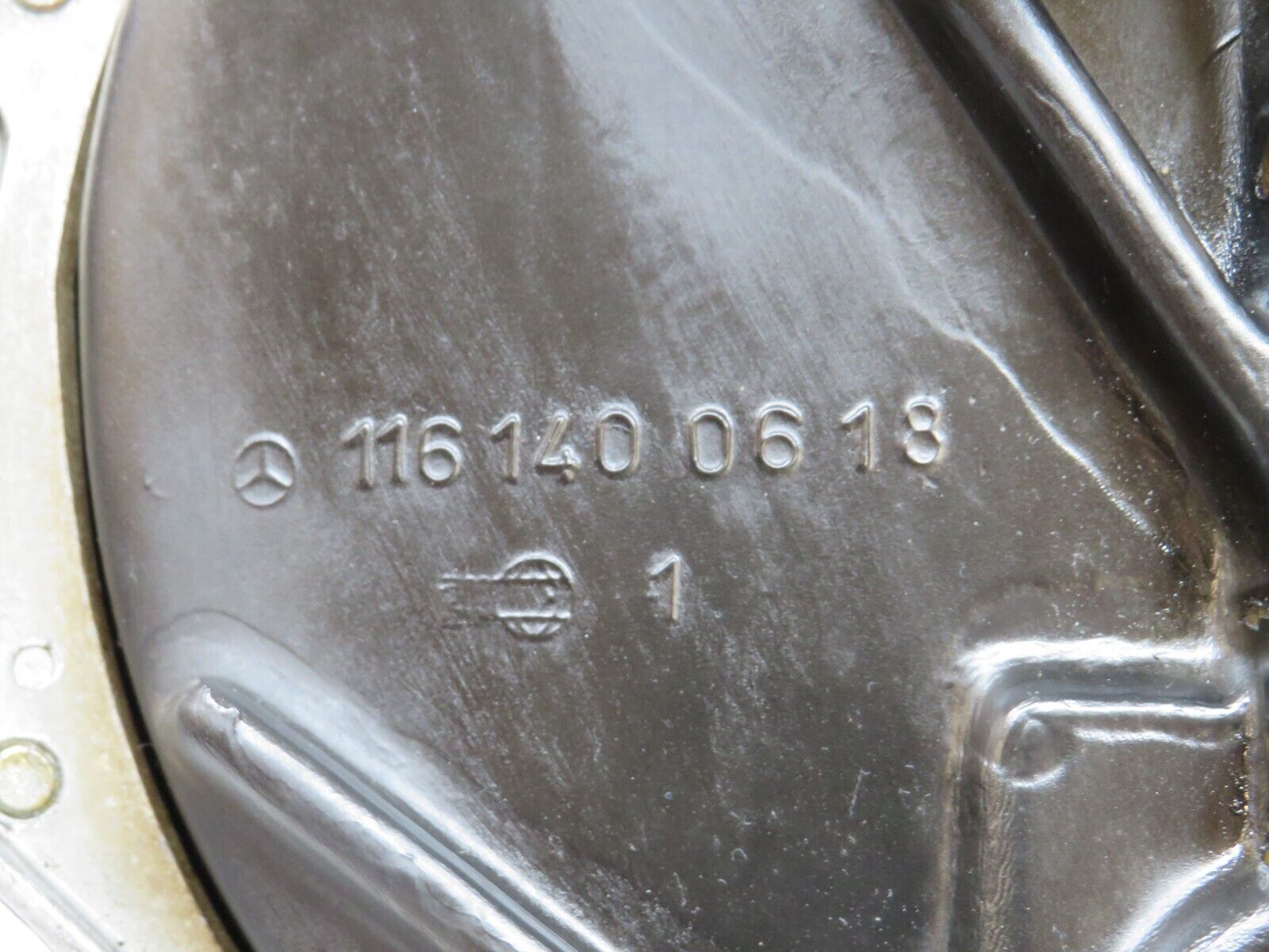 37118 Mercedes-Benz C126 420SEC Coupe Air Flow Mass Meter Sensor 0438121037