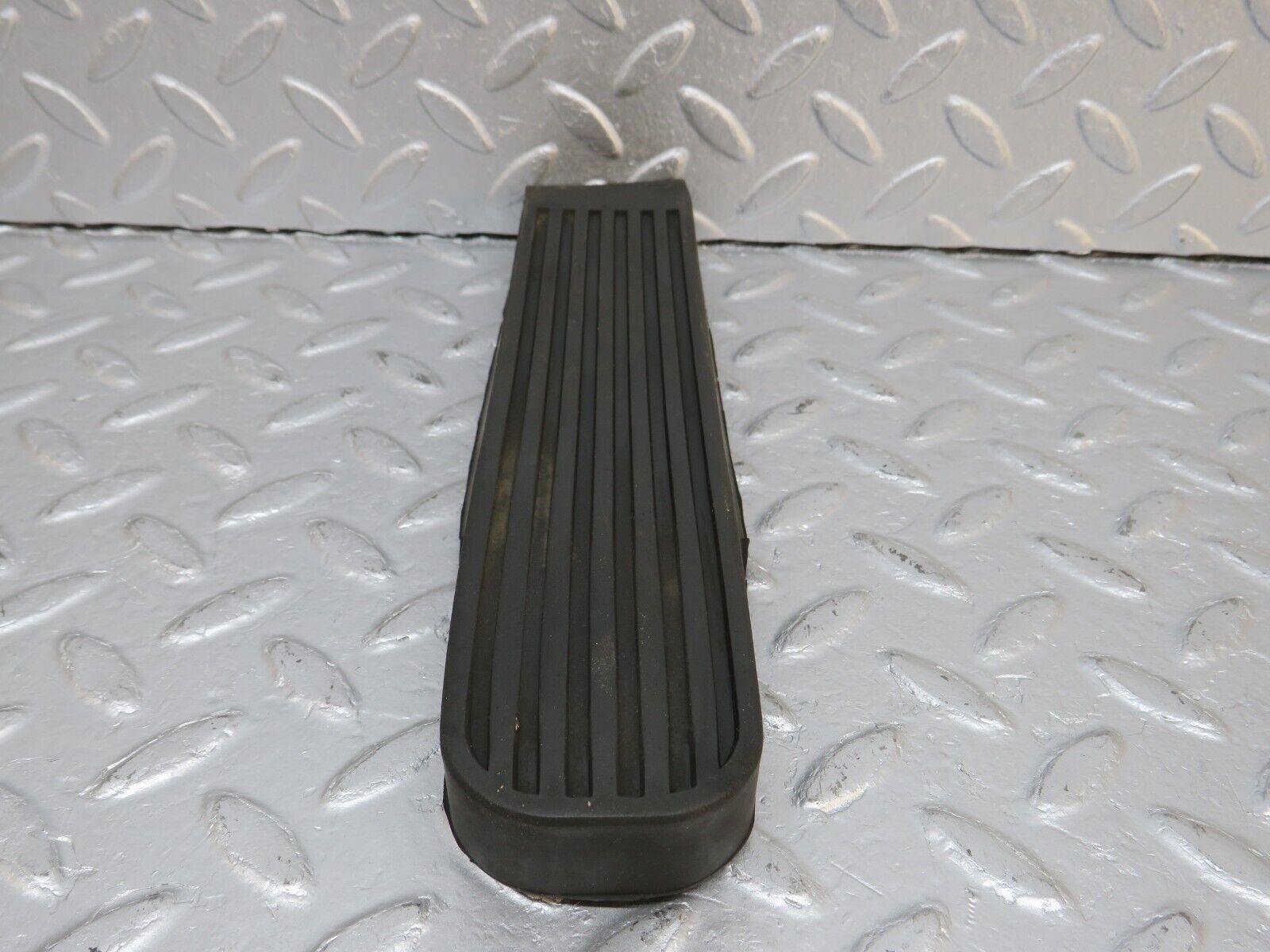 40218 Mercedes-Benz W110 230 Accelerator Pedal Rubber 1103000002