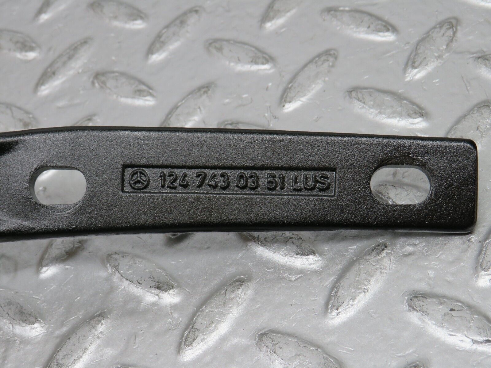 31439 Mercedes-Benz S124 220TE Trunk Lid Hinge Left Side 1247430121 1247430351