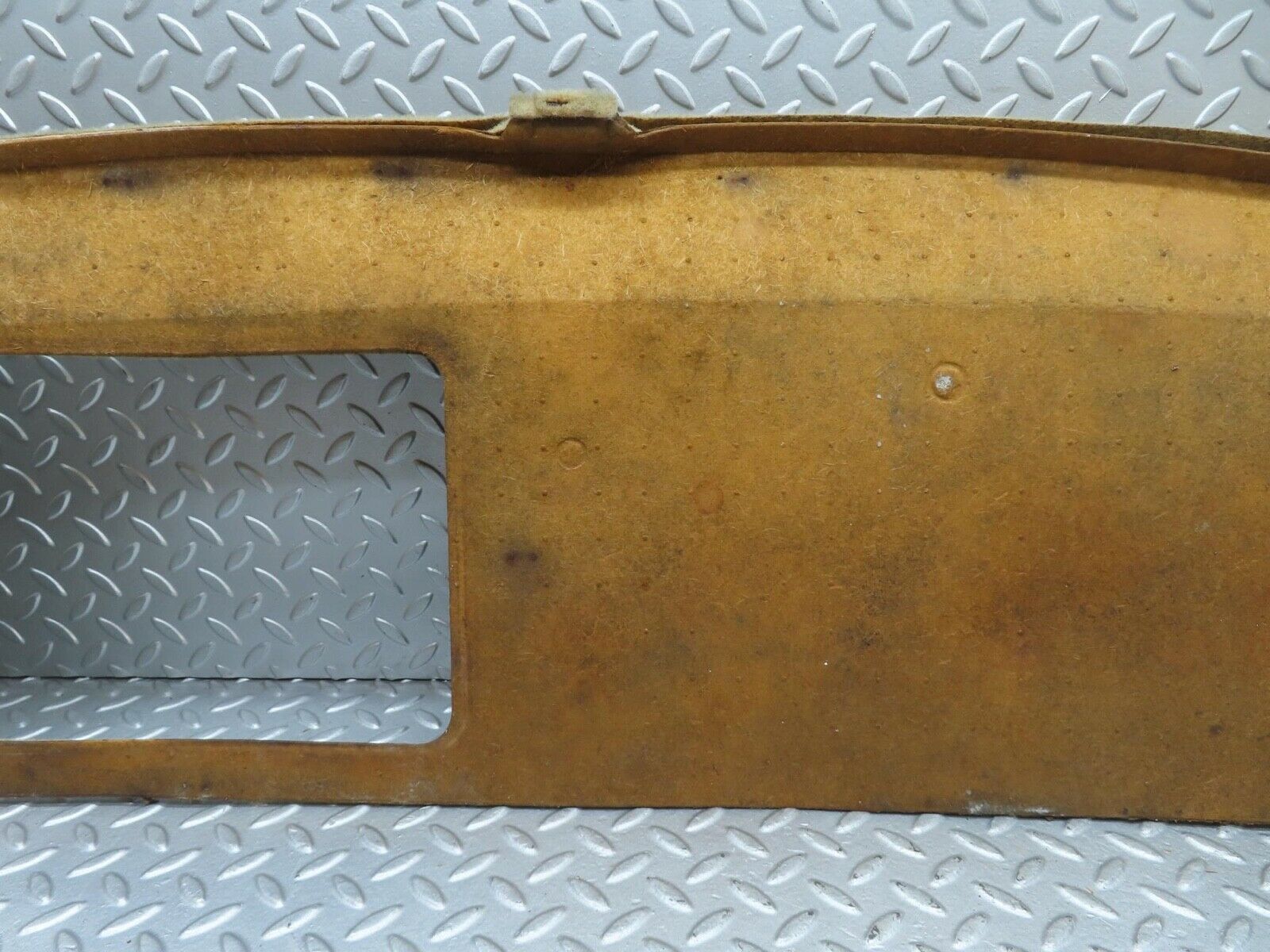 13569 Mercedes-Benz W123 200 Parcel Shelf