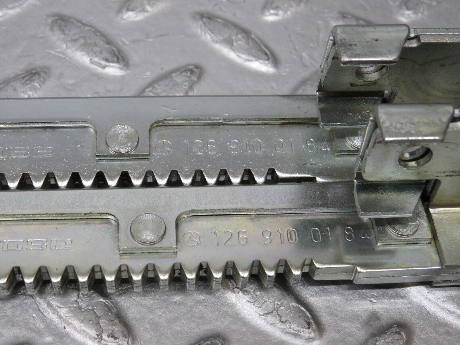 37084 Mercedes-Benz C126 420SEC Coupe Electric Seat Rail Pair 1269100184