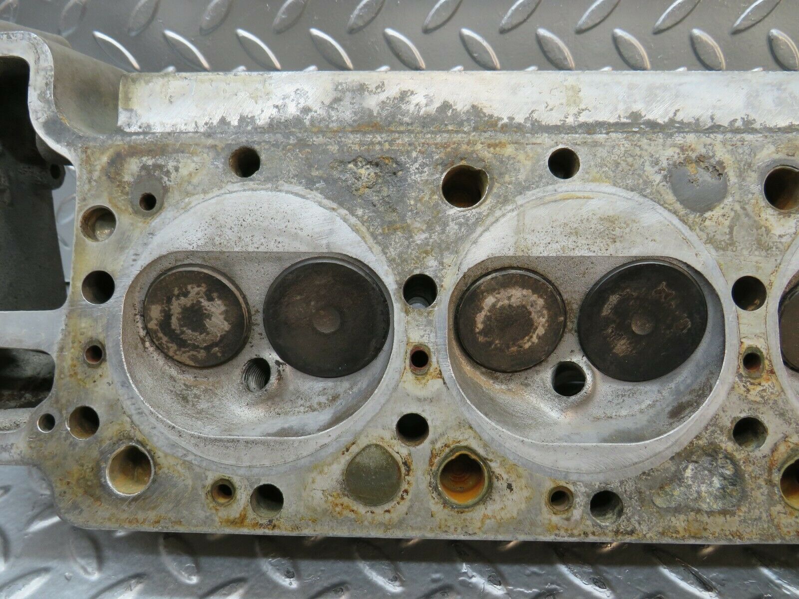22819 Mercedes-Benz C107 450SLC Coupe Cylinder Head Right 1160162701