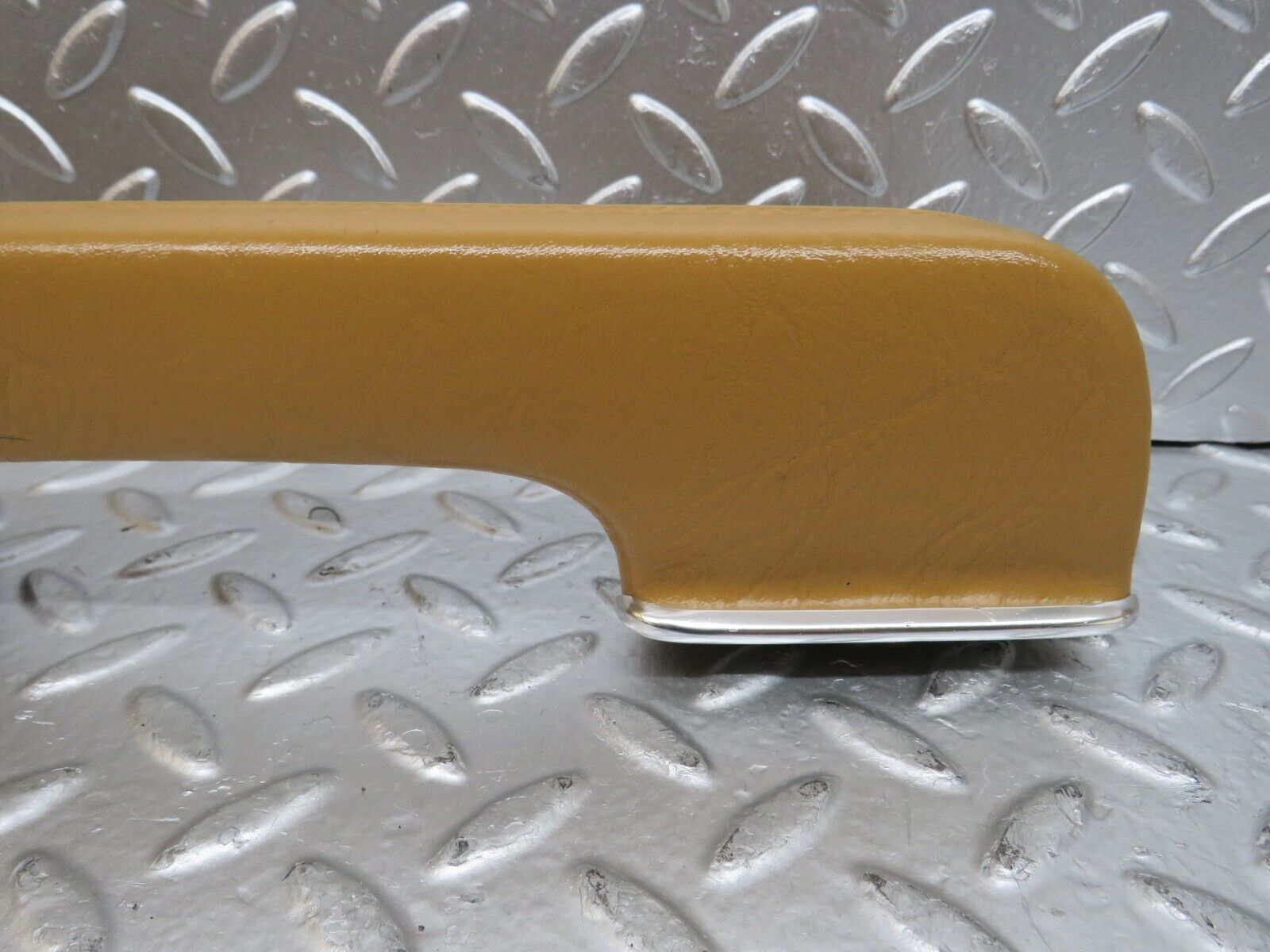 25437 Mercedes-Benz W123 200 Interior Door Handle Front Left