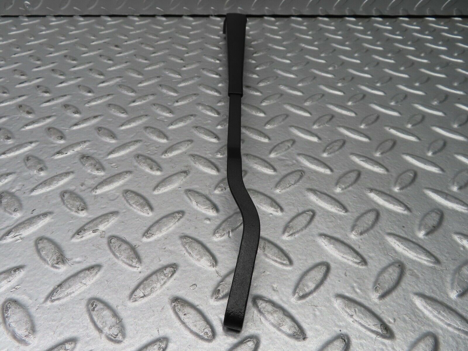 21634 Mercedes-Benz W123 230E Wiper Arm Bosch Right Side 3399990553