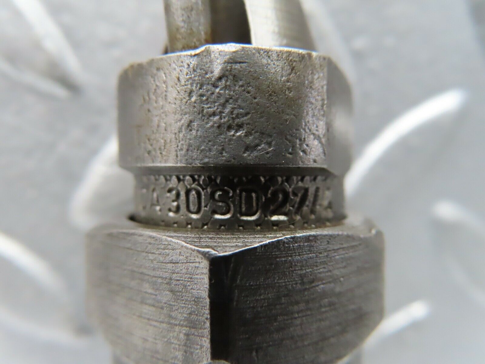 19256 Mercedes-Benz W123 300D Fuel Injector Bosch KCA30SD27/4