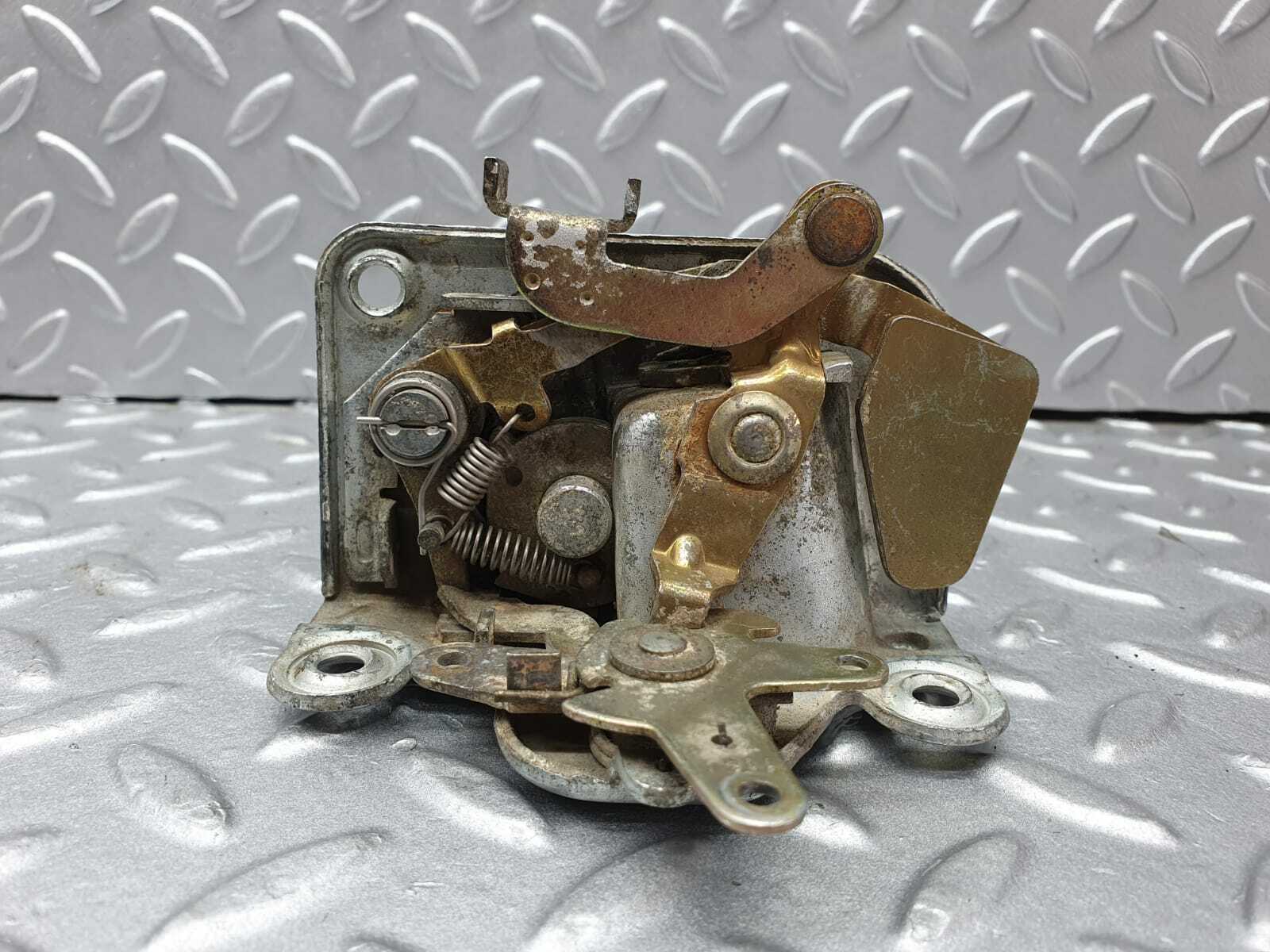 12284 Mercedes-Benz W108 280SE 3.5 Front Right Door Lock Mechanism