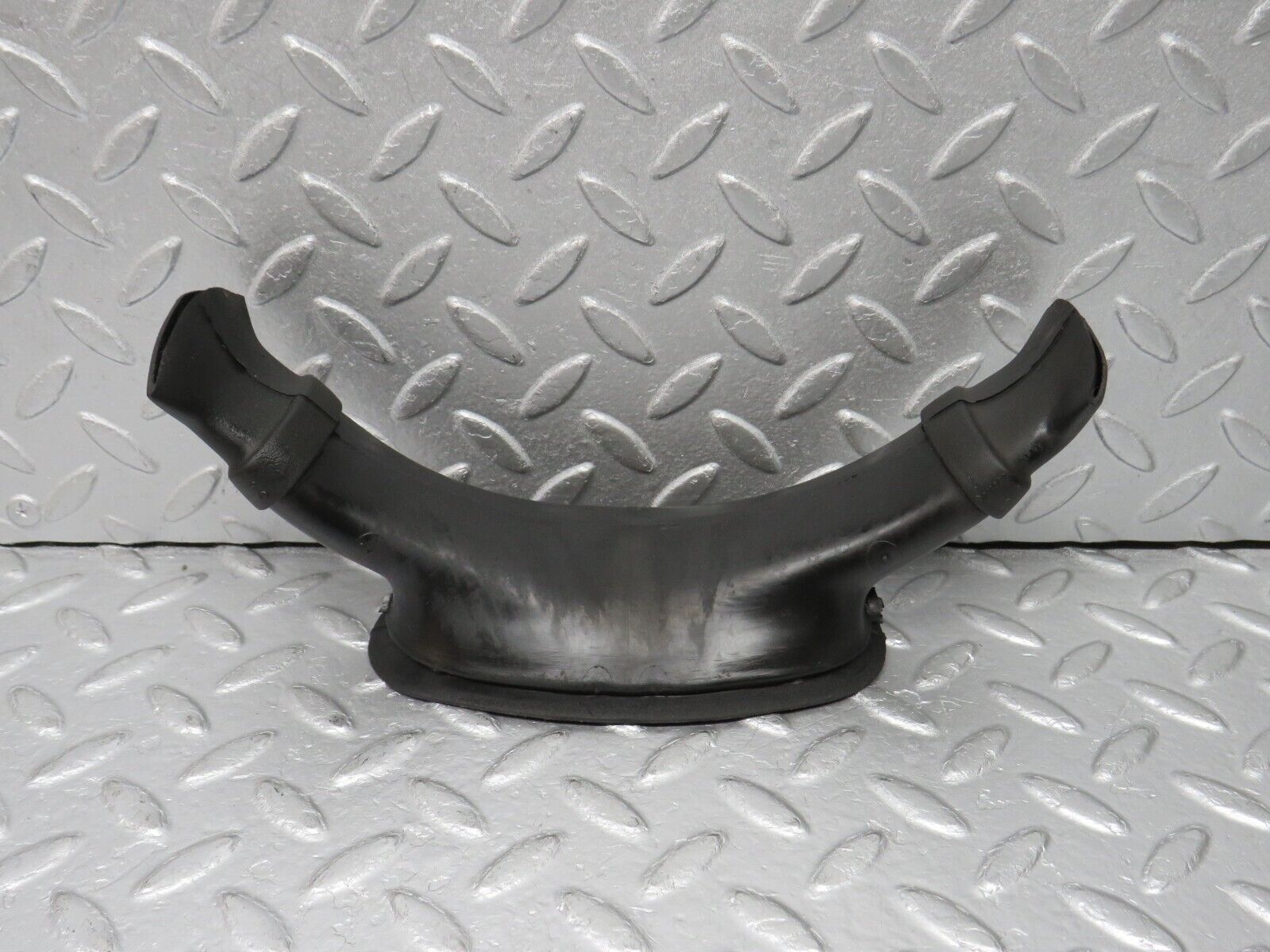 38790 Mercedes-Benz W201 190E 2.6L Heater Water Drain 2018320025