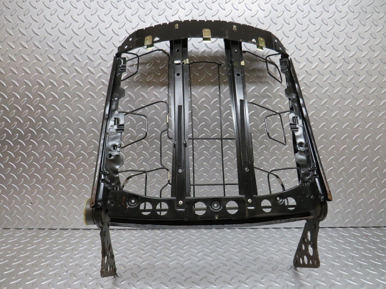 25478 Mercedes-Benz W123 200 Seat Backrest Left Side 1239101385